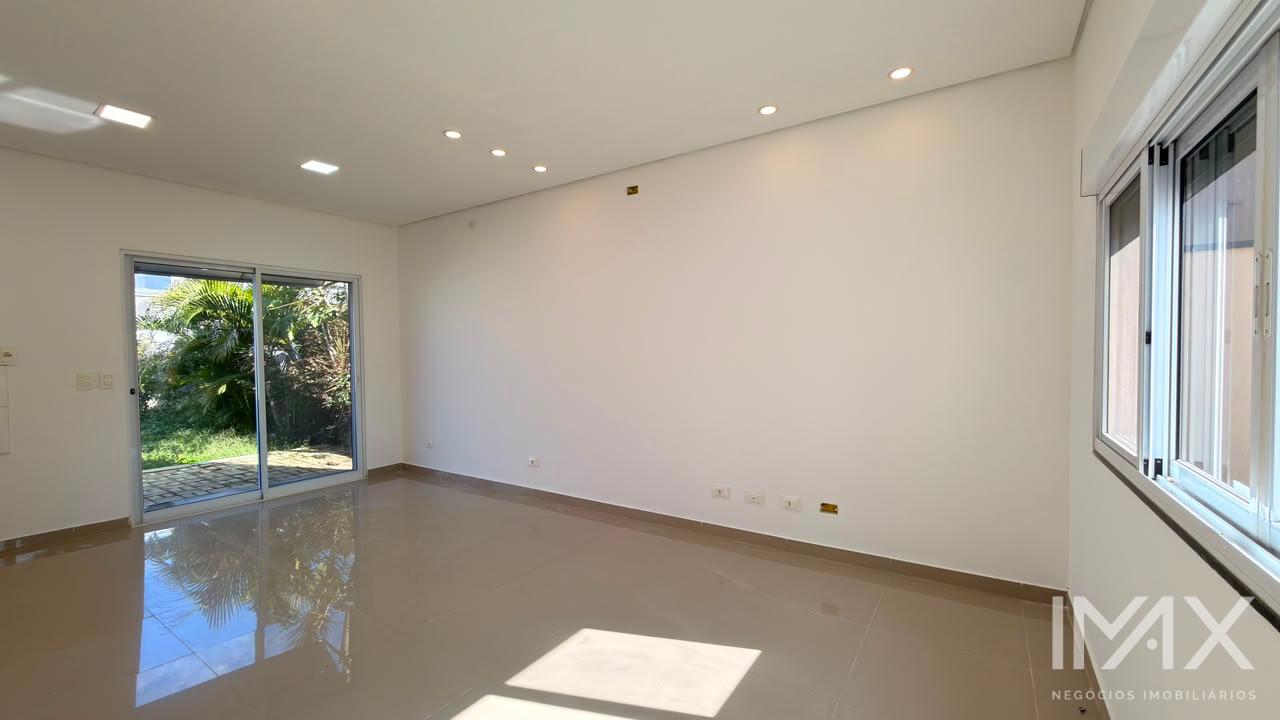 Casa para locação no Condomínio Araras, 70m2 por R$2.750,00/mês.