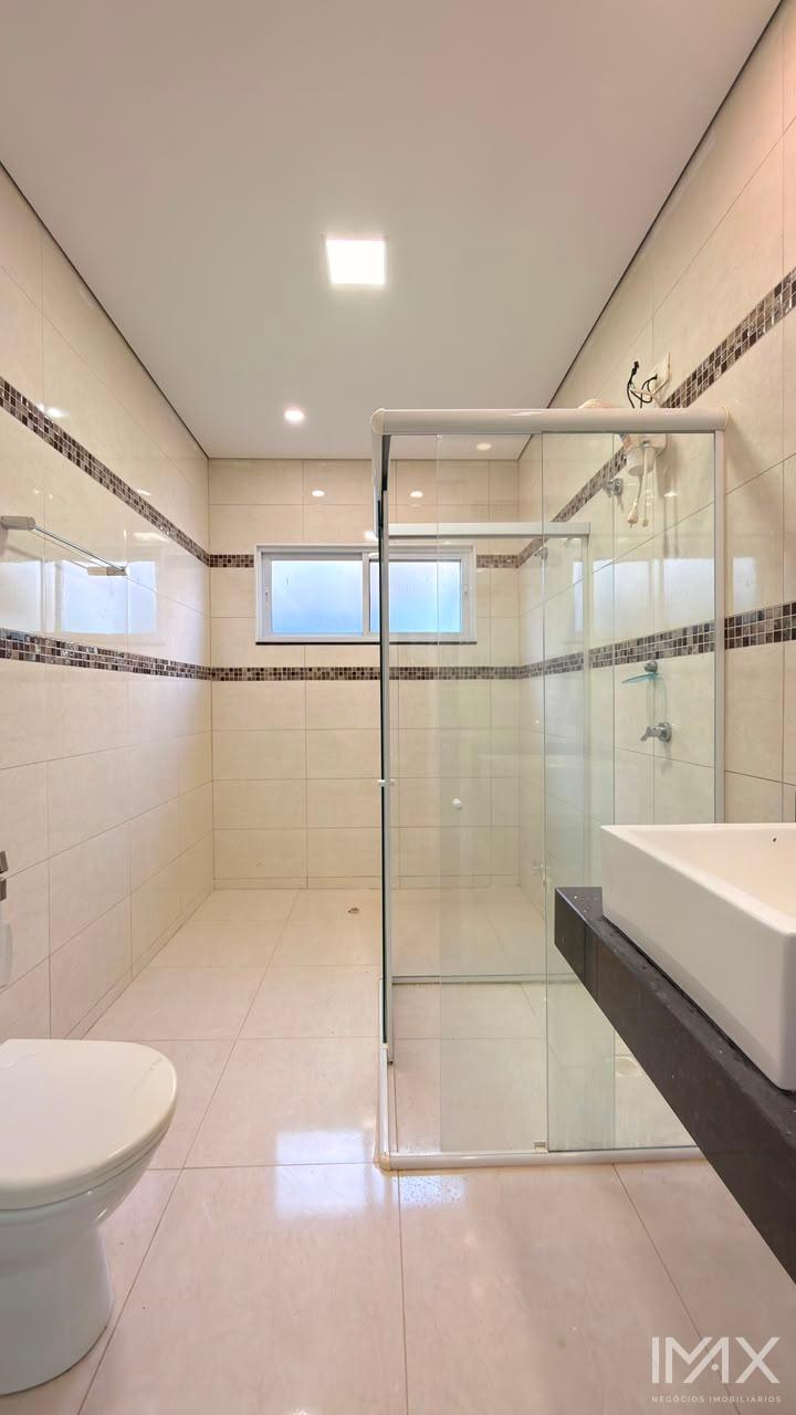 Casa para locação no Condomínio Araras, 70m2 por R$2.750,00/mês.