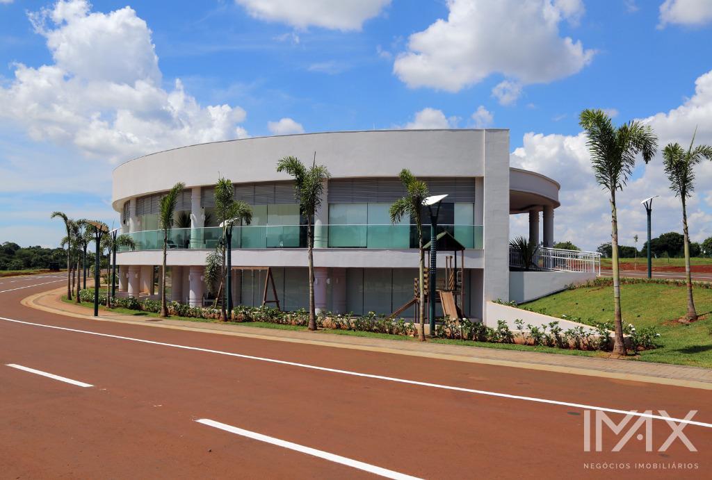 Terreno à venda no Condomínio Village Iguassu Golf, 900m2 por R$1.200.000,00.