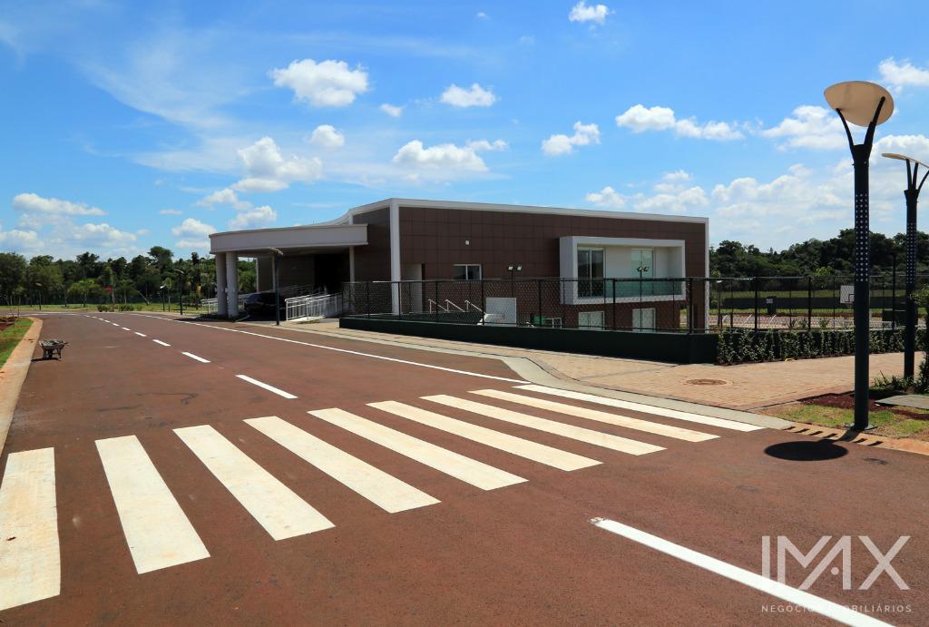 Terreno à venda no Condomínio Village Iguassu Golf, 900m2 por R$1.200.000,00.
