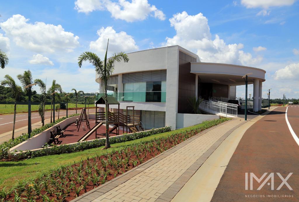Terreno à venda no Condomínio Village Iguassu Golf, 900m2 por R$1.200.000,00.