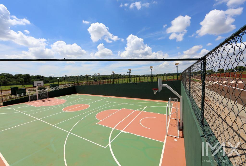 Terreno à venda no Condomínio Village Iguassu Golf, 900m2 por R$1.200.000,00.