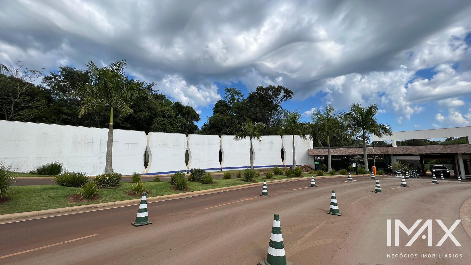 Terreno à venda no Condomínio Ritz Cataratas, 500m2 por R$530.000,00.