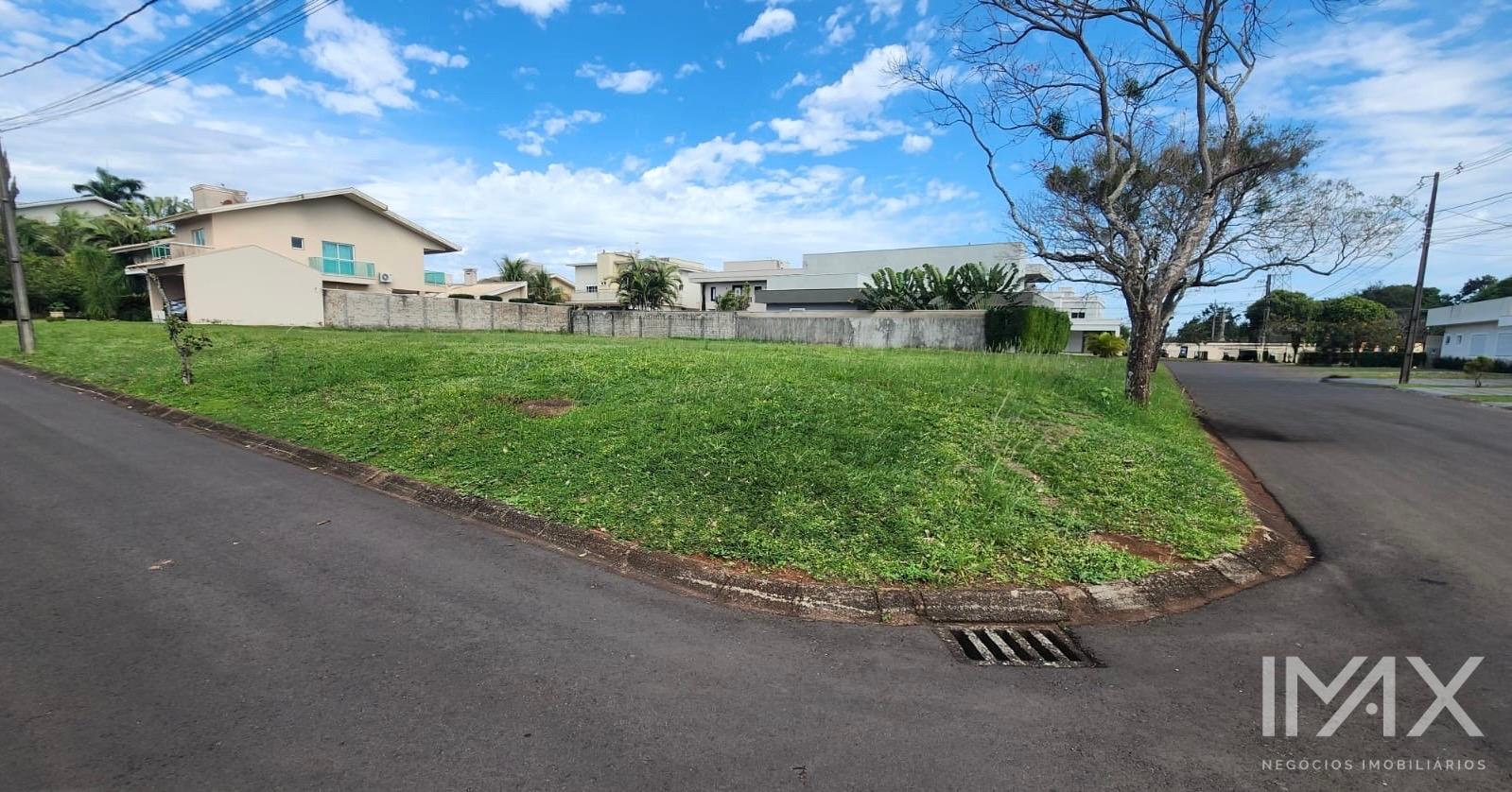 Terreno à Venda no Condomínio Arco di Roma, 660m2 por R$792.000,00.
