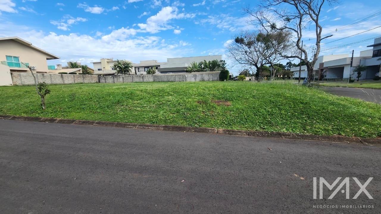 Terreno à Venda no Condomínio Arco di Roma, 660m2 por R$792.000,00.