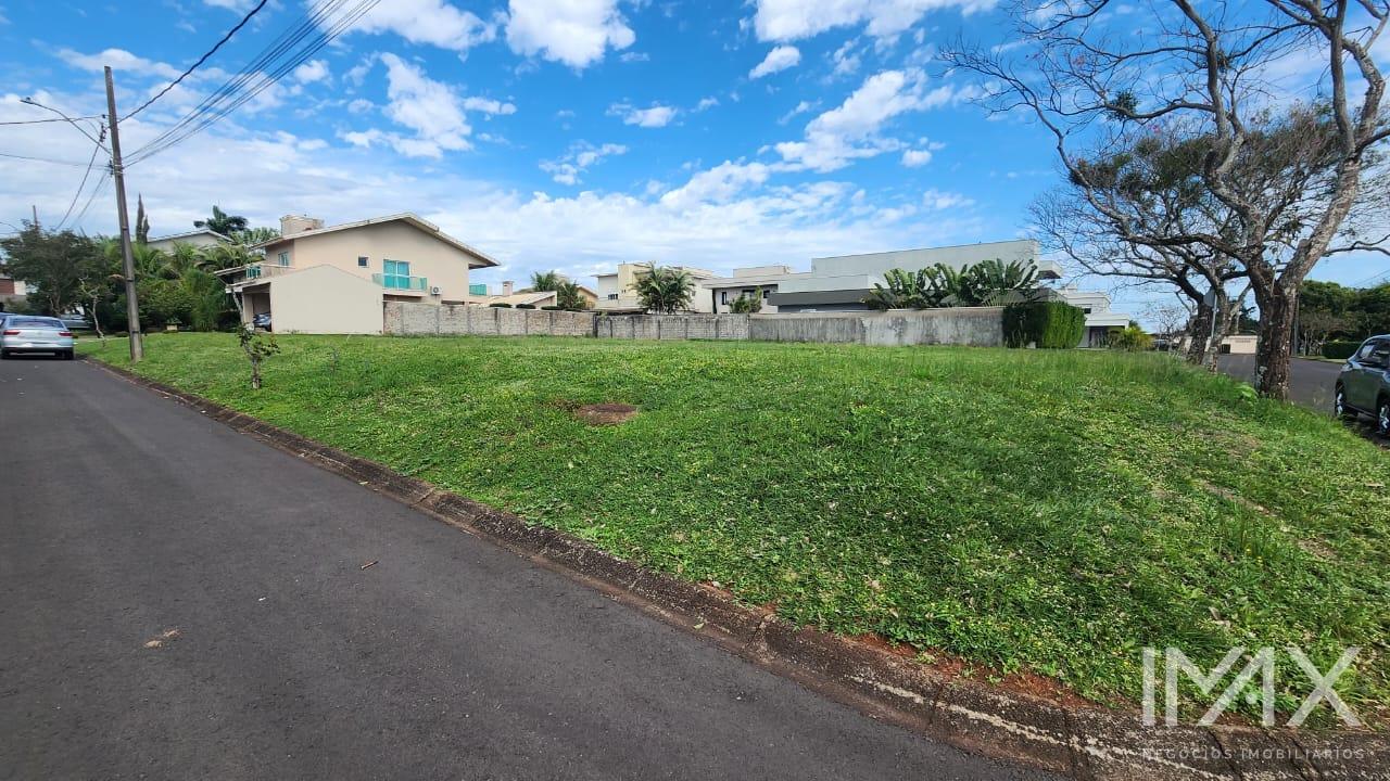 Terreno à Venda no Condomínio Arco di Roma, 660m2 por R$792.000,00.