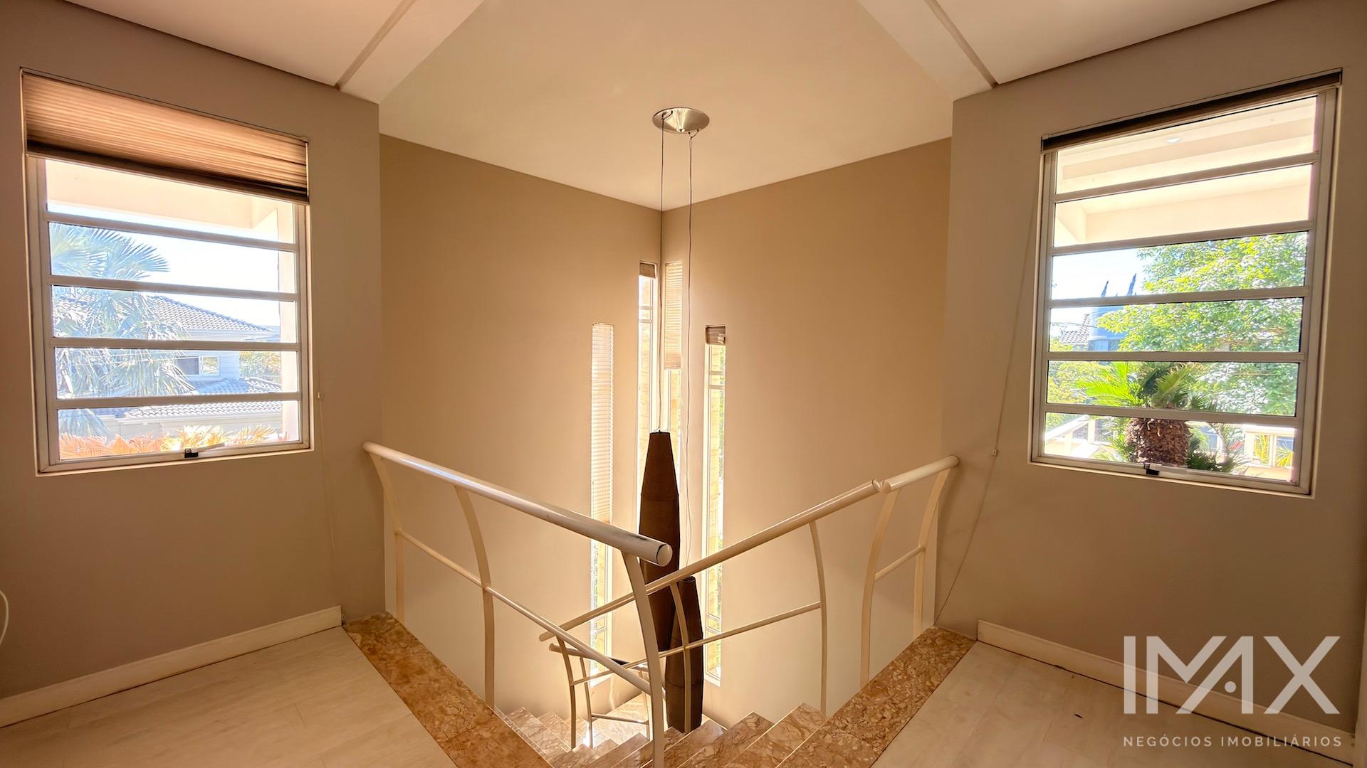 Sobrado para Locação no Condomínio Maria Teresa, 408m2 por R$15.000,00mês.