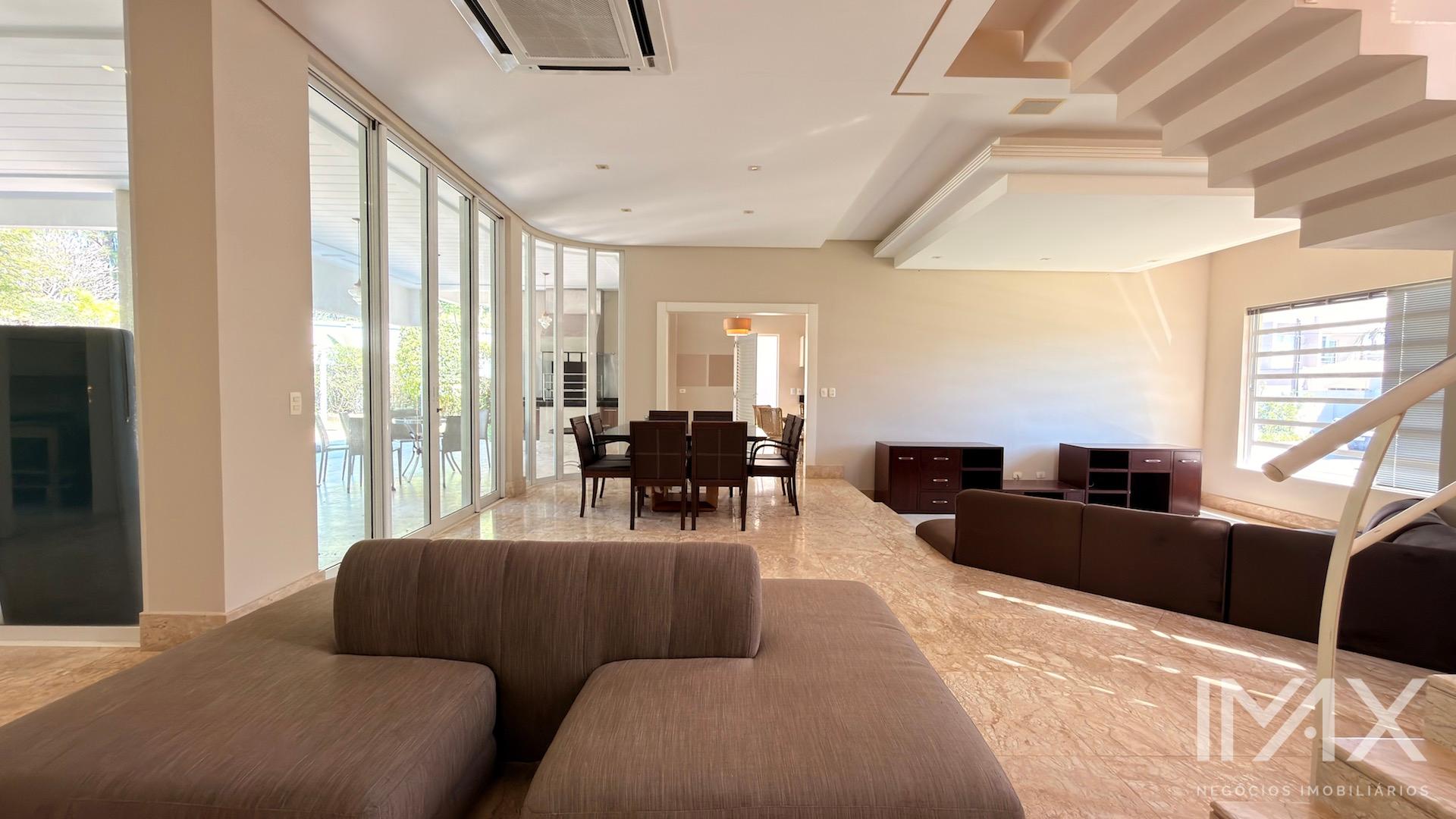 Sobrado à Venda no Condomínio Maria Teresa, 408m2 por R$5.500.000,00.