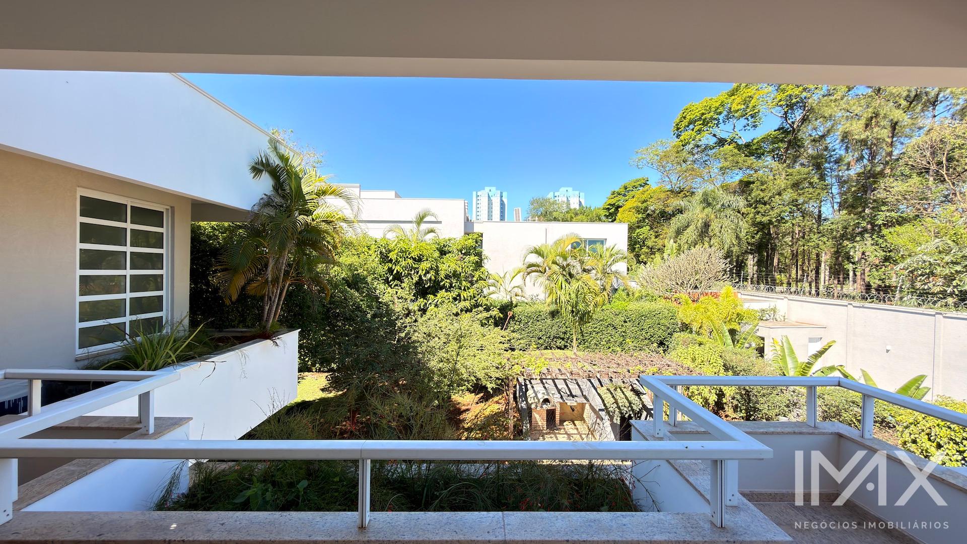 Sobrado à Venda no Condomínio Maria Teresa, 408m2 por R$5.500.000,00.