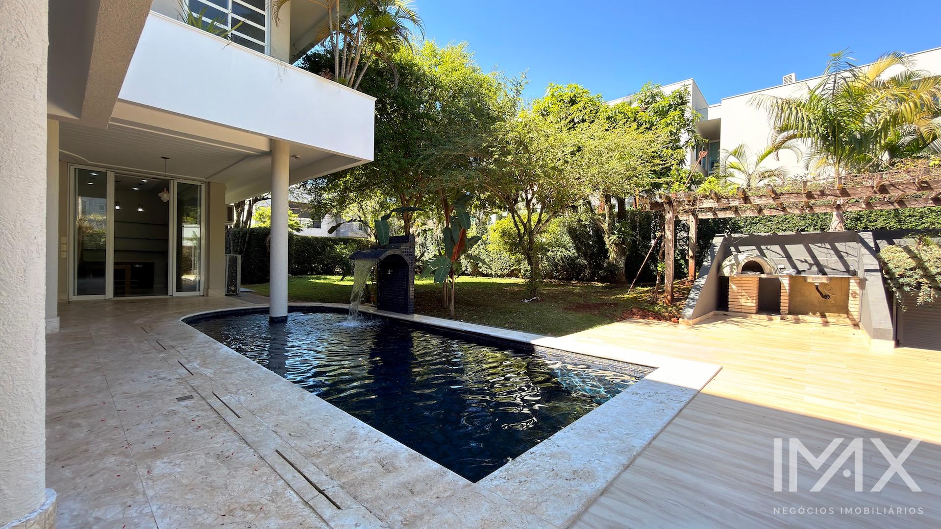 Sobrado à Venda no Condomínio Maria Teresa, 408m2 por R$5.500.000,00.