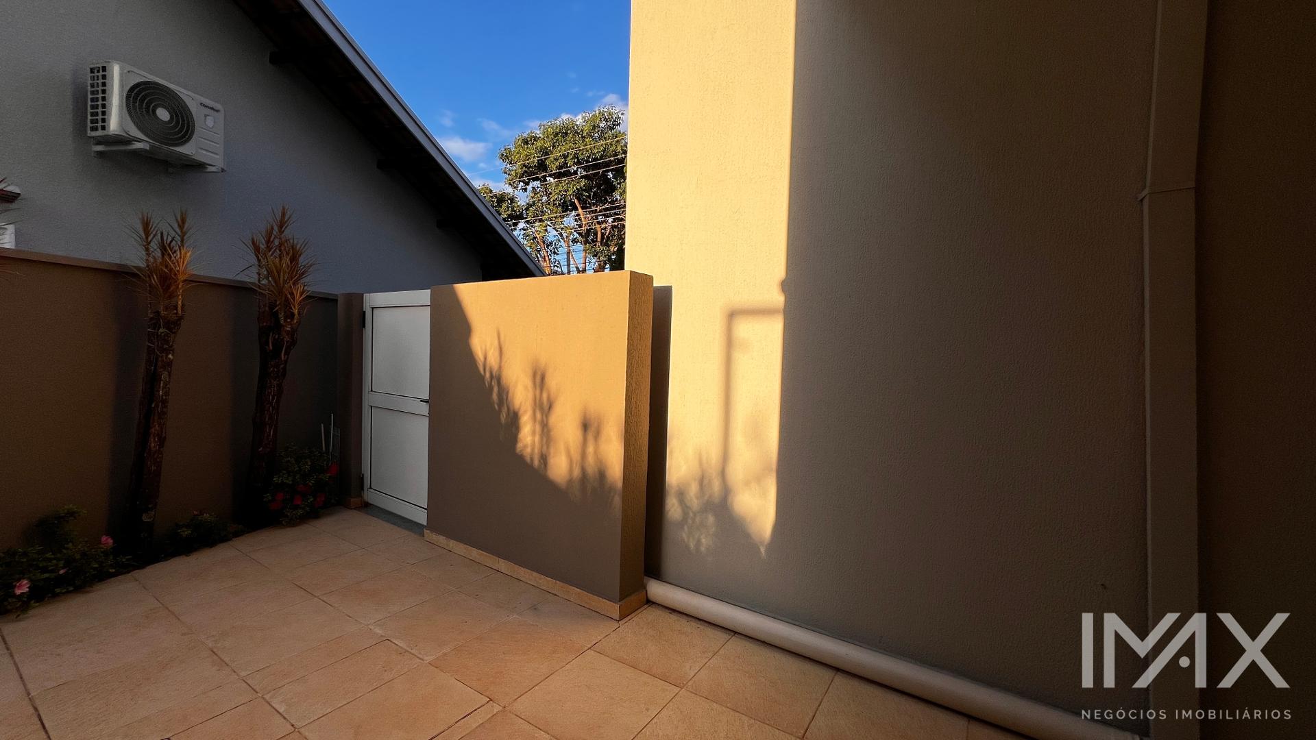 Sobrado Mobiliado para Locação no Condomínio Solar das Crisálidas, 490m2 por R$13.000,00mês.