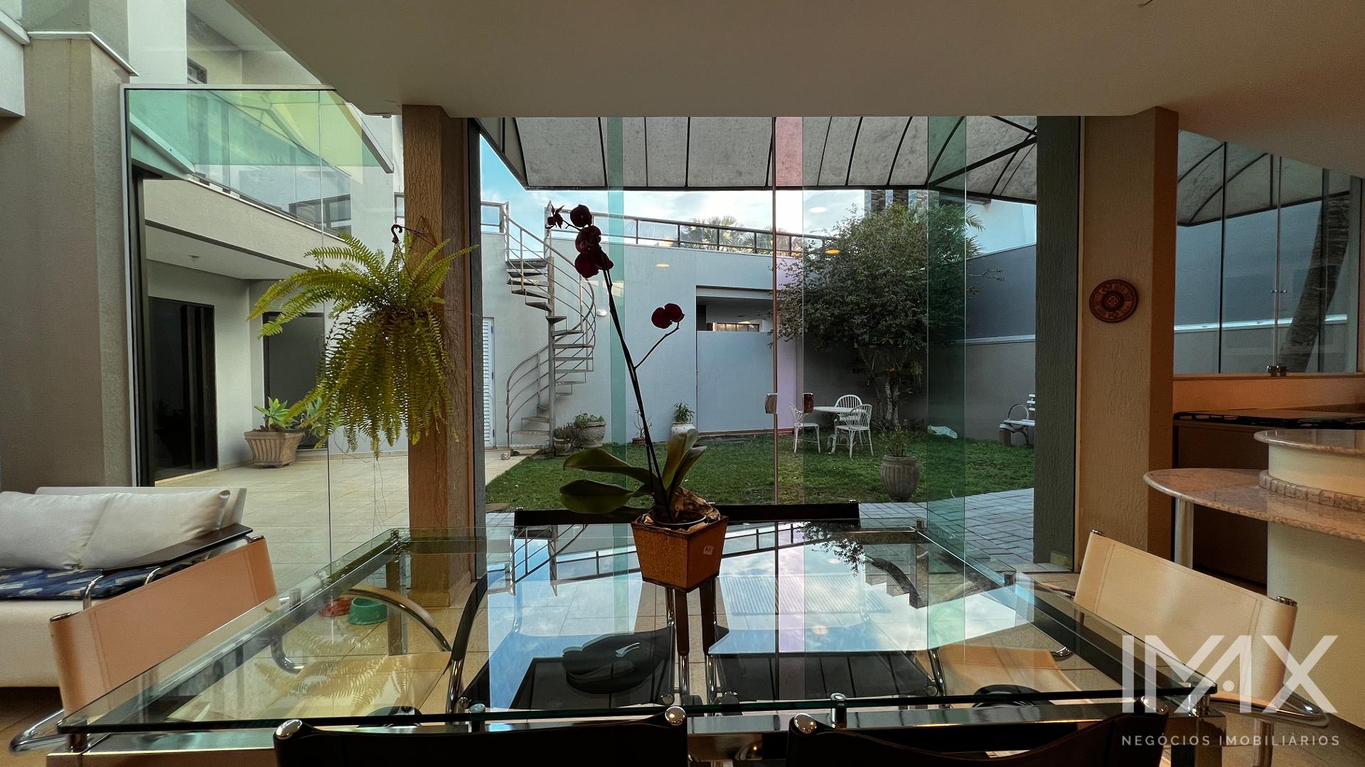 Sobrado Mobiliado para Locação no Condomínio Solar das Crisálidas, 490m2 por R$13.000,00mês.