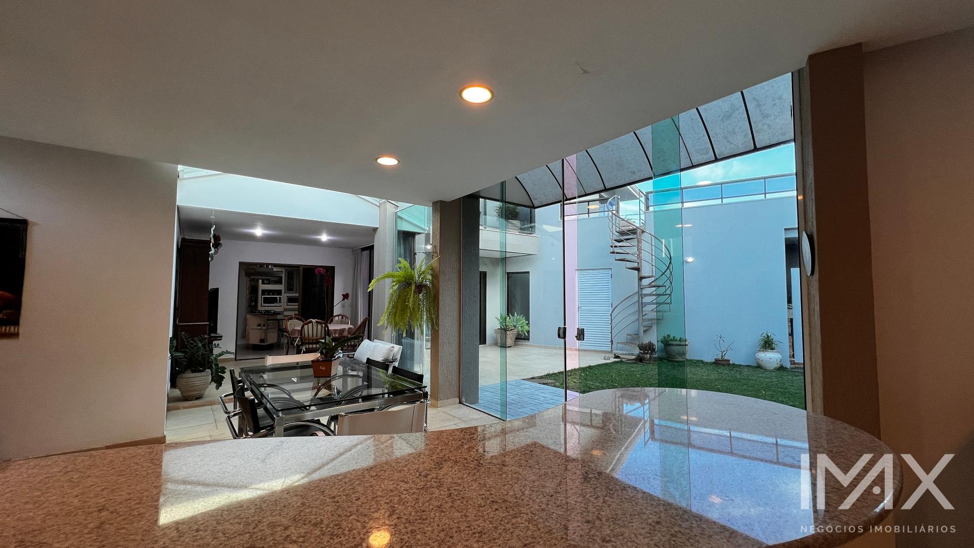 Sobrado Mobiliado para Locação no Condomínio Solar das Crisálidas, 490m2 por R$13.000,00mês.