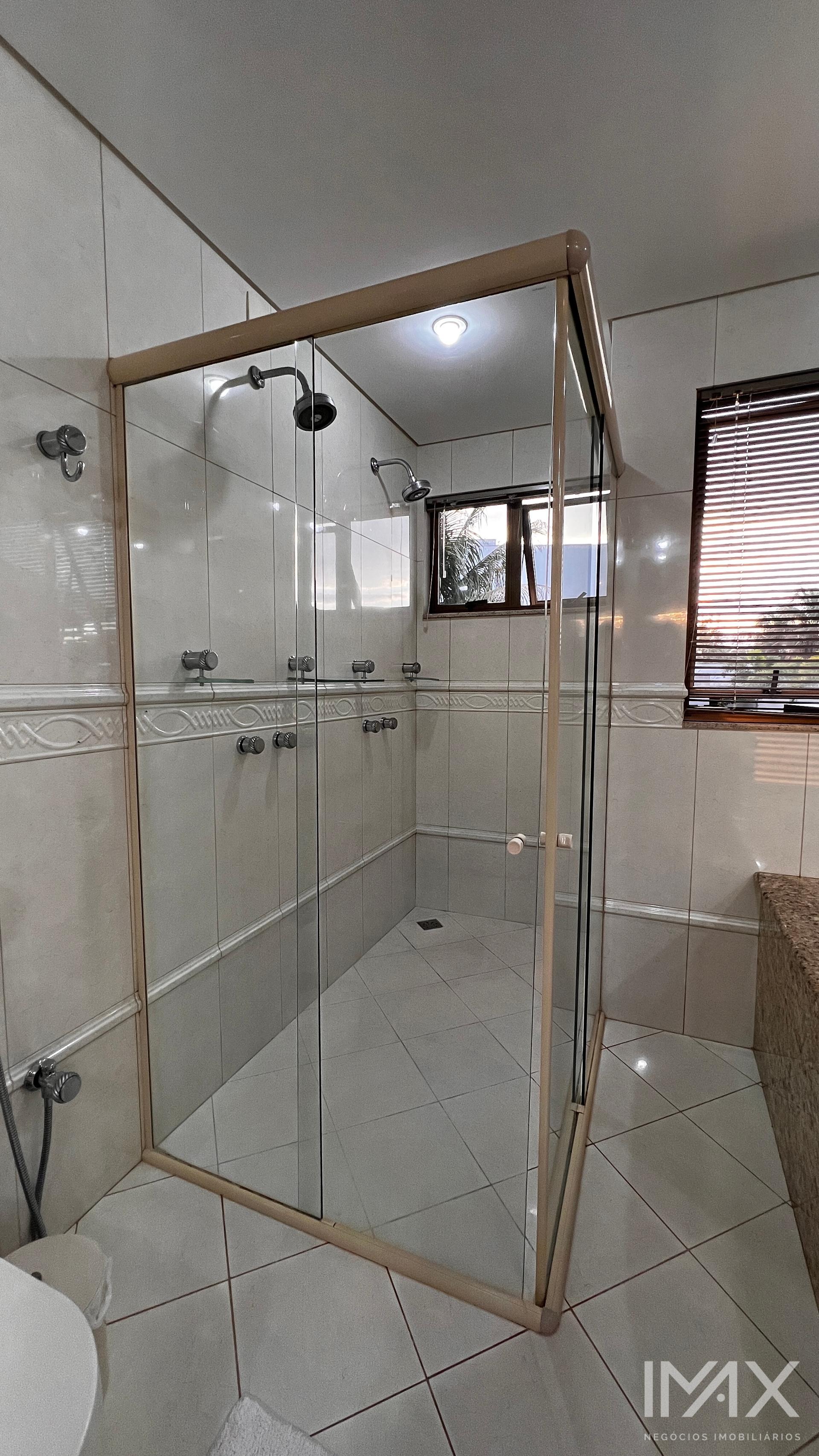 Sobrado Mobiliado para Locação no Condomínio Solar das Crisálidas, 490m2 por R$13.000,00mês.