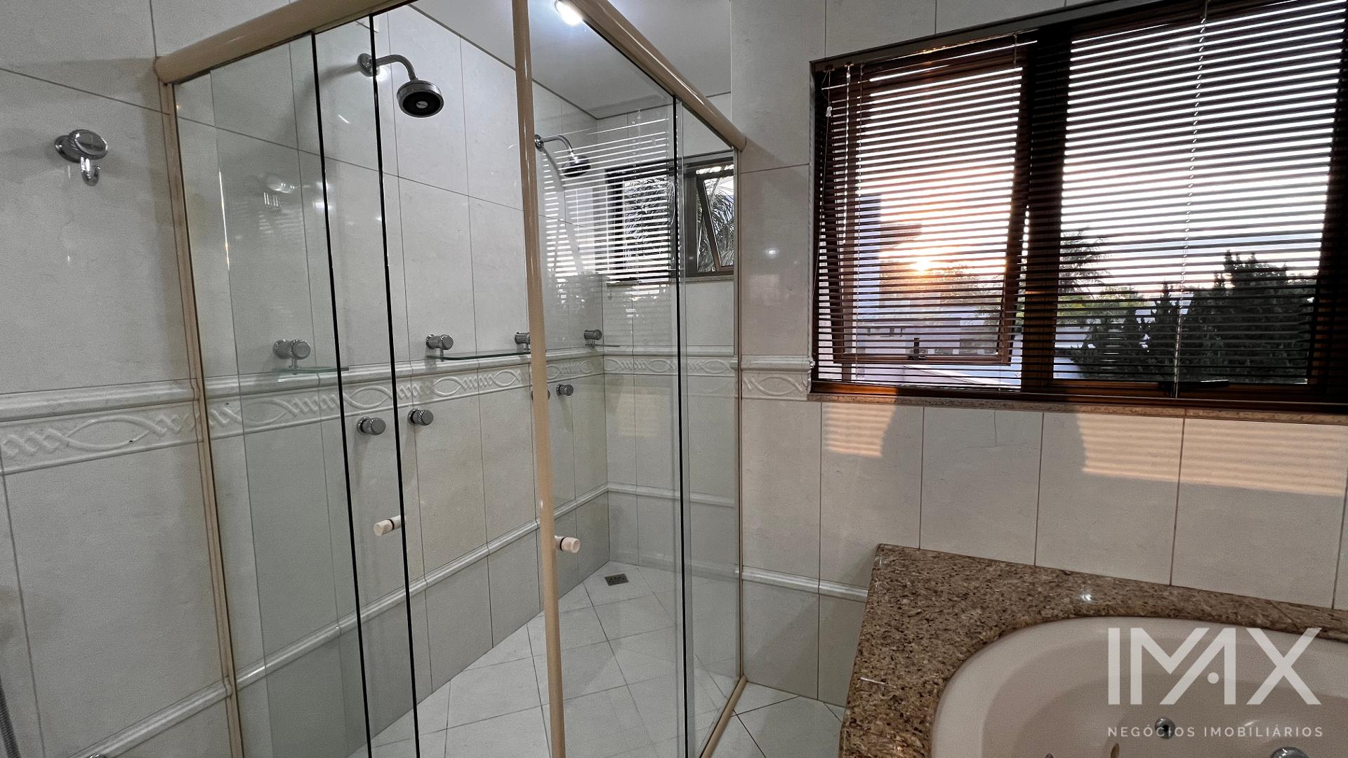 Sobrado Mobiliado para Locação no Condomínio Solar das Crisálidas, 490m2 por R$13.000,00mês.