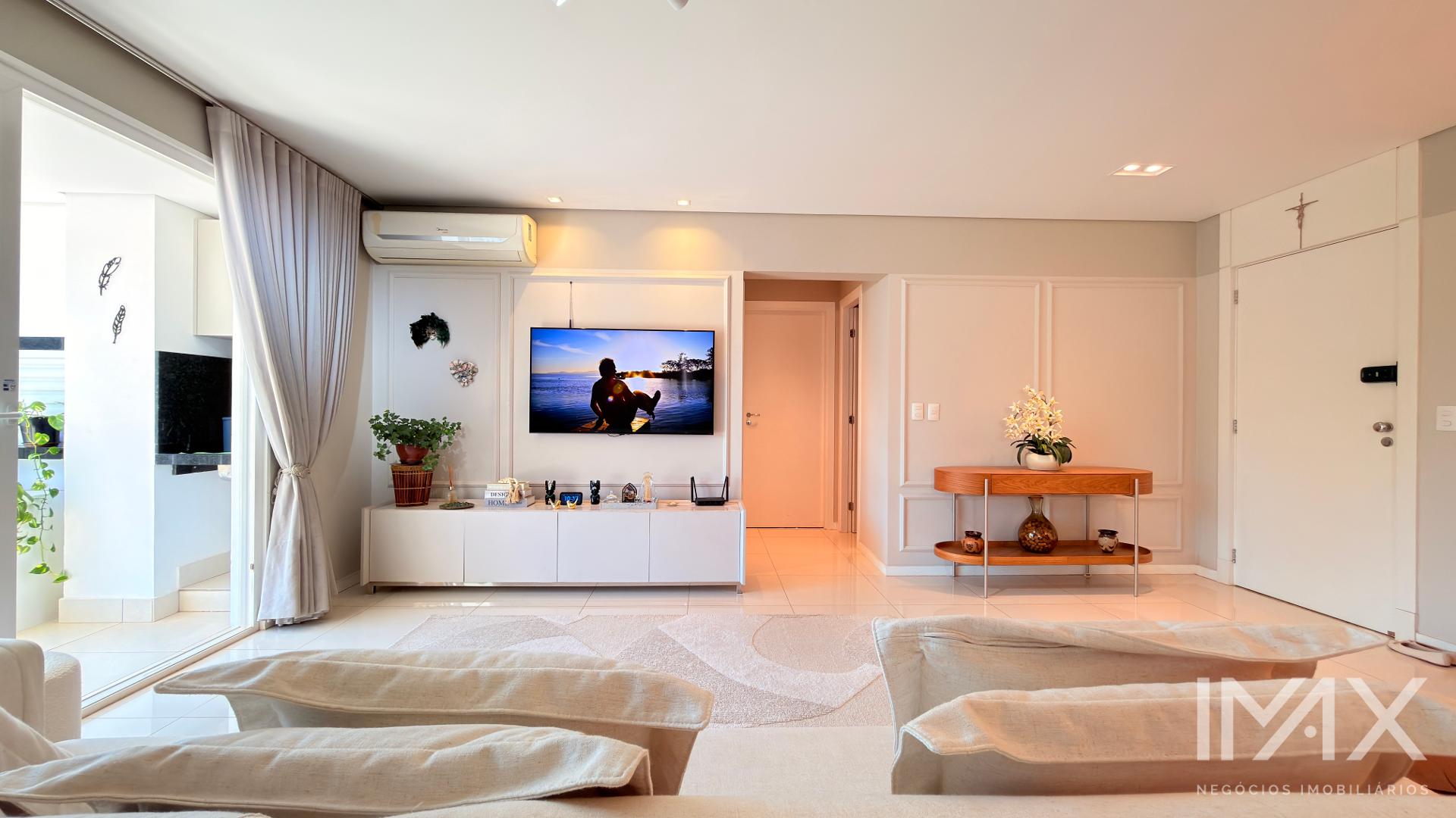 Apartamento totalmente Mobiliado à Venda no Edifício Mont Blanc, 131m2 por R$1.490.000,00.