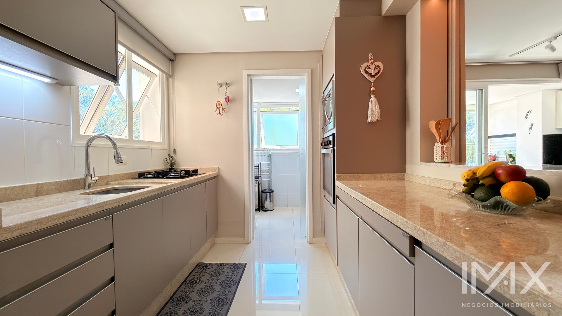 Apartamento totalmente Mobiliado à Venda no Edifício Mont Blanc, 131m2 por R$1.490.000,00.