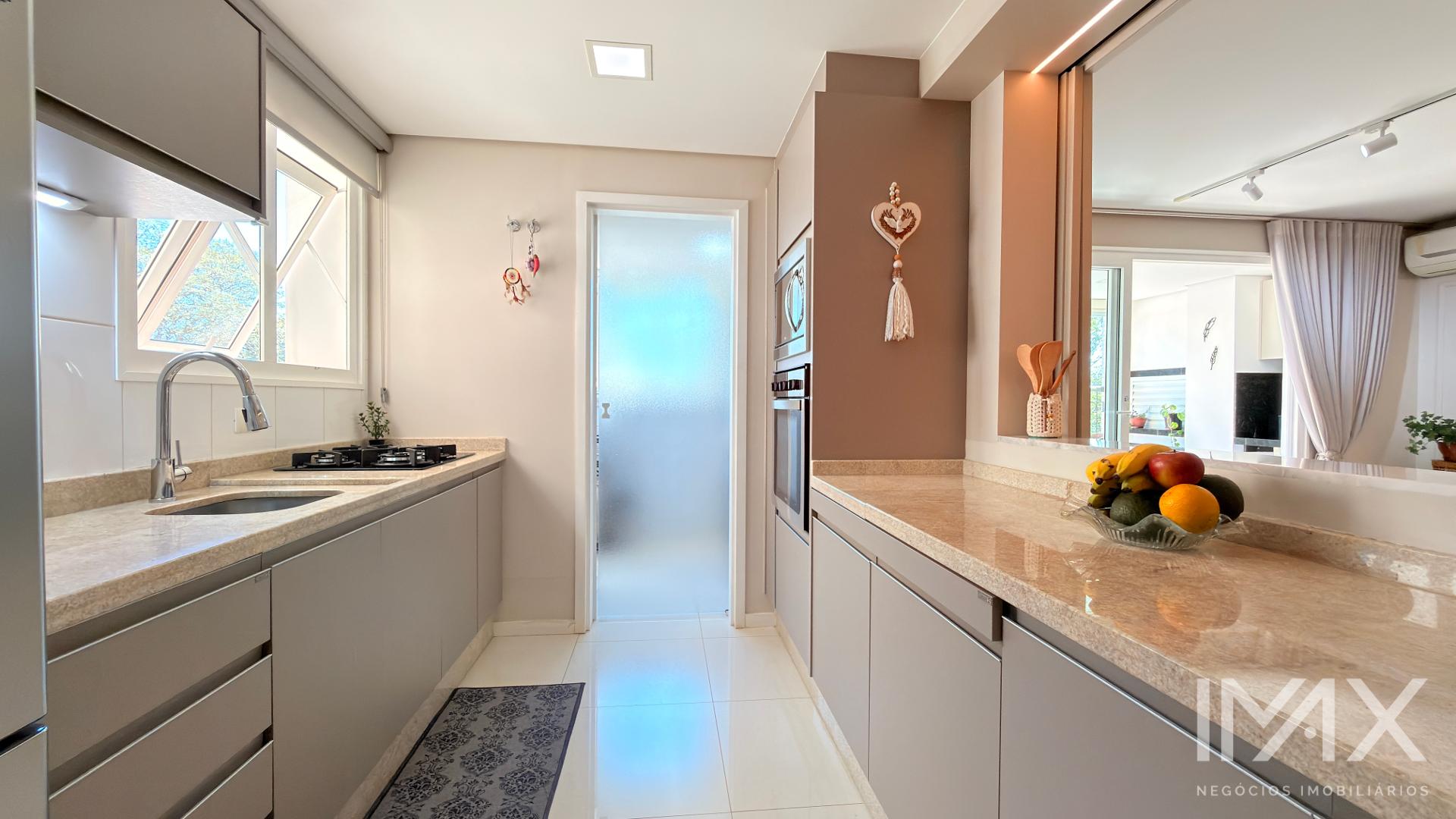 Apartamento totalmente Mobiliado à Venda no Edifício Mont Blanc, 131m2 por R$1.490.000,00.