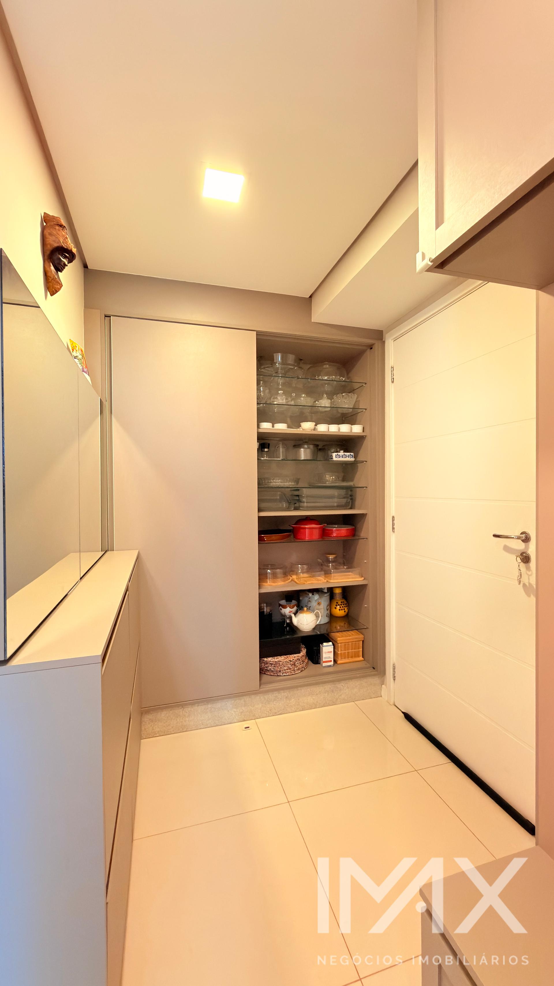 Apartamento totalmente Mobiliado à Venda no Edifício Mont Blanc, 131m2 por R$1.490.000,00.