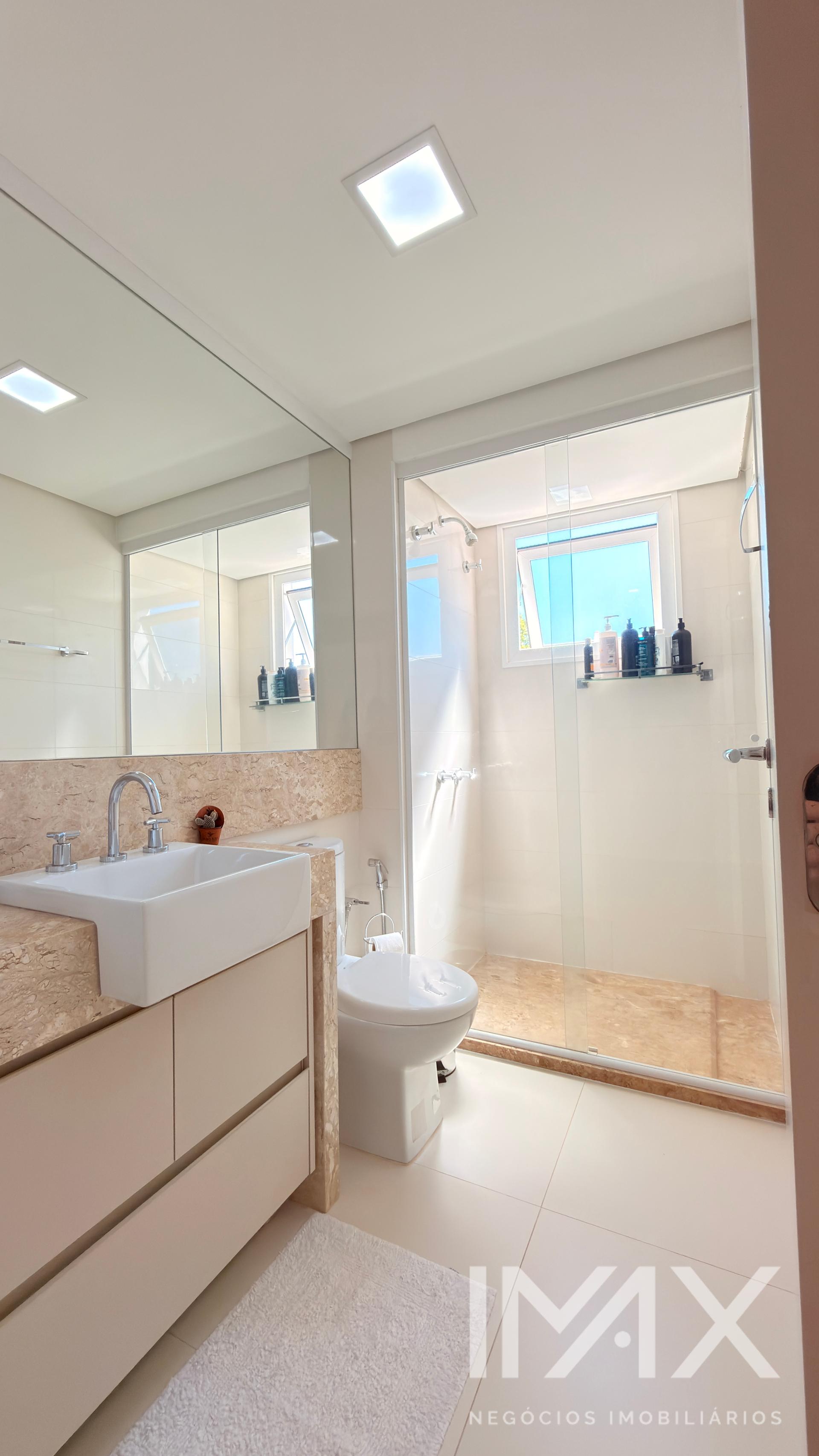 Apartamento totalmente Mobiliado à Venda no Edifício Mont Blanc, 131m2 por R$1.490.000,00.