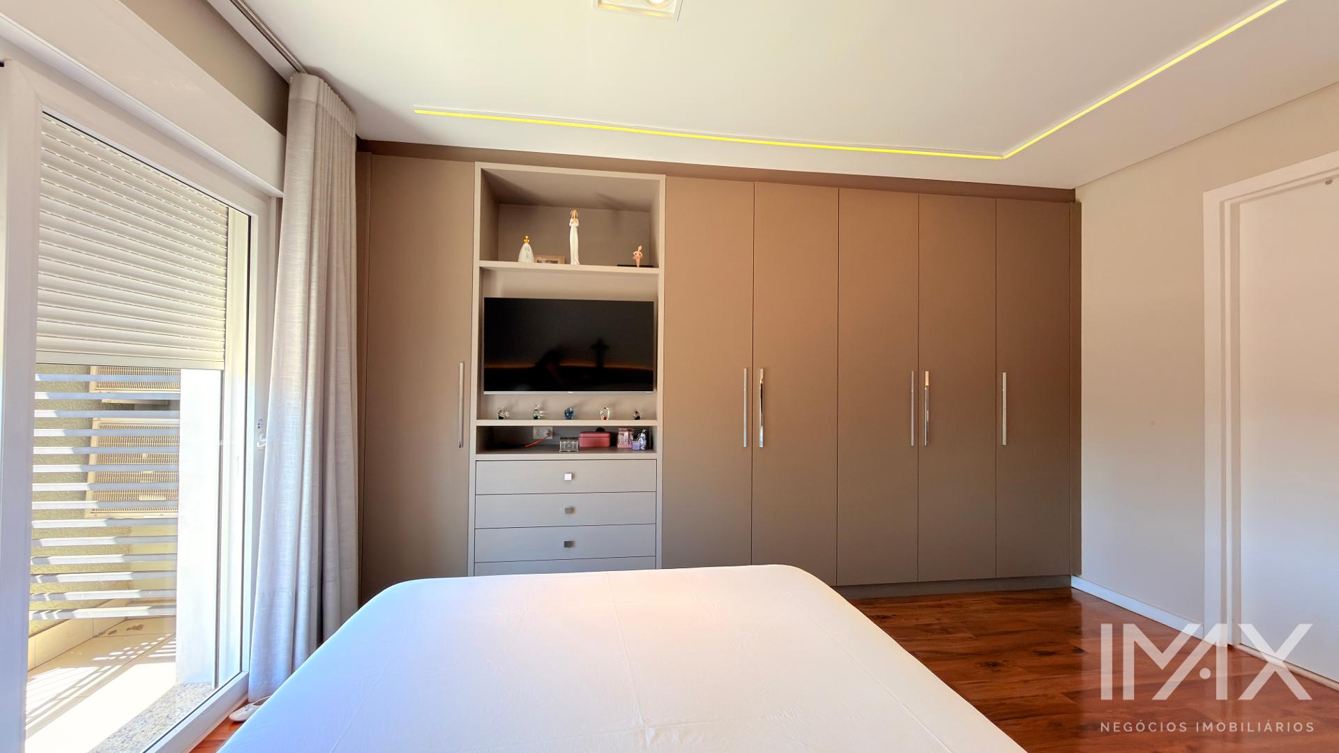 Apartamento totalmente Mobiliado à Venda no Edifício Mont Blanc, 131m2 por R$1.490.000,00.