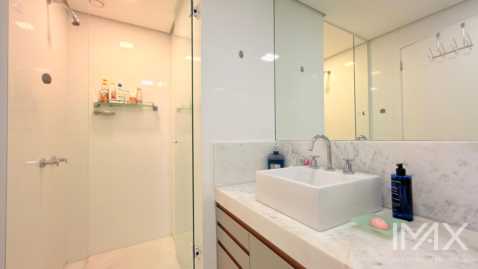 Apartamento totalmente Mobiliado à Venda no Edifício Mont Blanc, 131m2 por R$1.490.000,00.