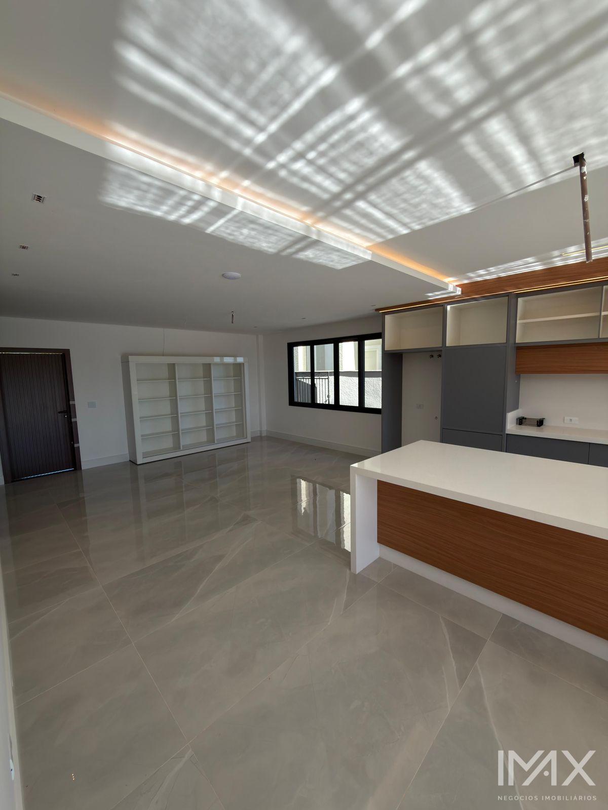 Sobrado disponível para Locação no Royal Boulevard, 374m2 por R$23.000,00mês.