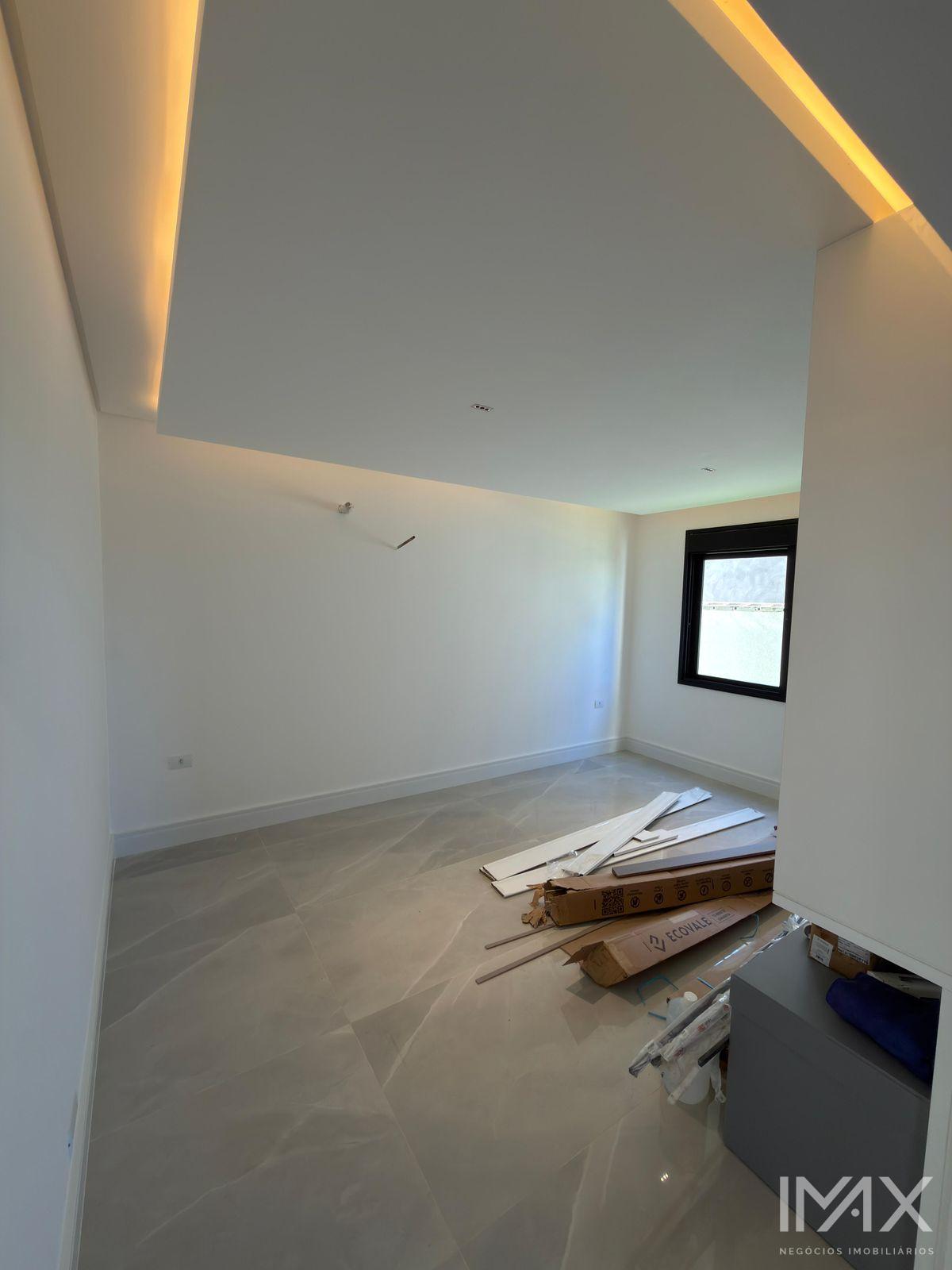 Sobrado disponível para Locação no Royal Boulevard, 374m2 por R$23.000,00mês.