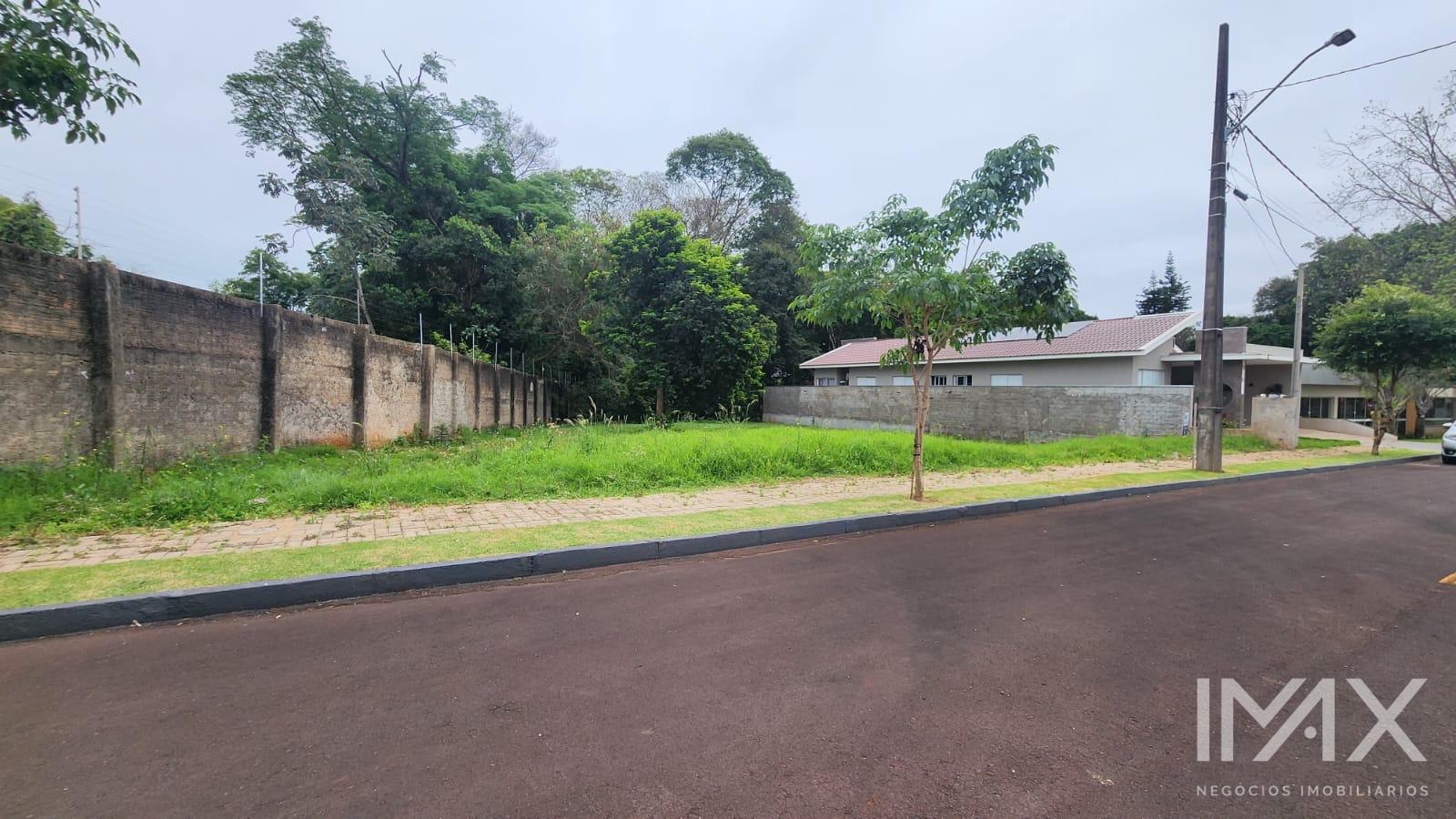 Terreno à Venda no Condomínio Don José, 330m2 por R$160.000,00.