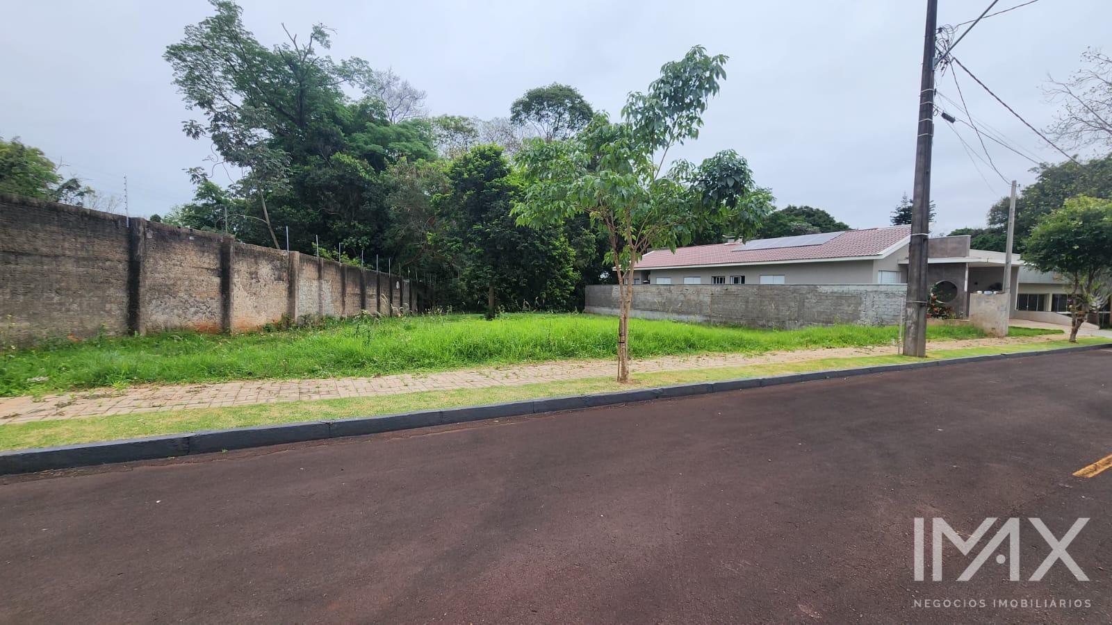 Terreno à Venda no Condomínio Don José, 330m2 por R$160.000,00.