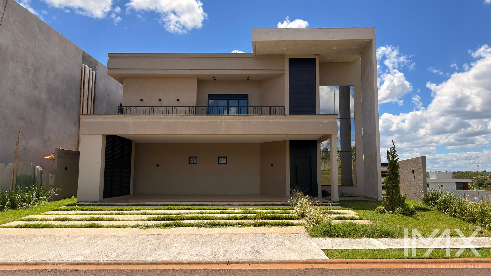Sobrado à venda no Condomínio Ritz Cataratas, 358m2 por R$ 3.400.000,00.