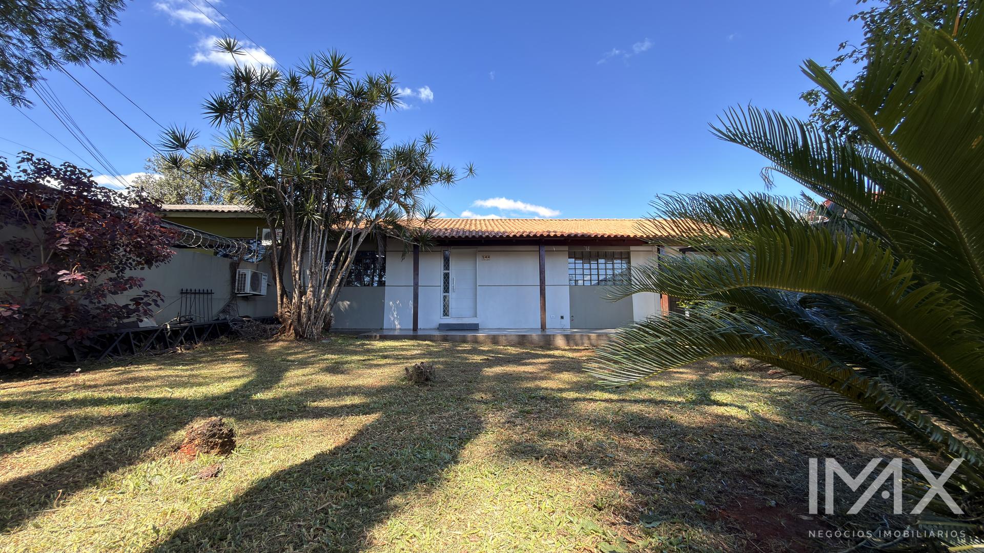 Casa à Venda na Vila A, terreno de 452m2 por R$980.000,00.