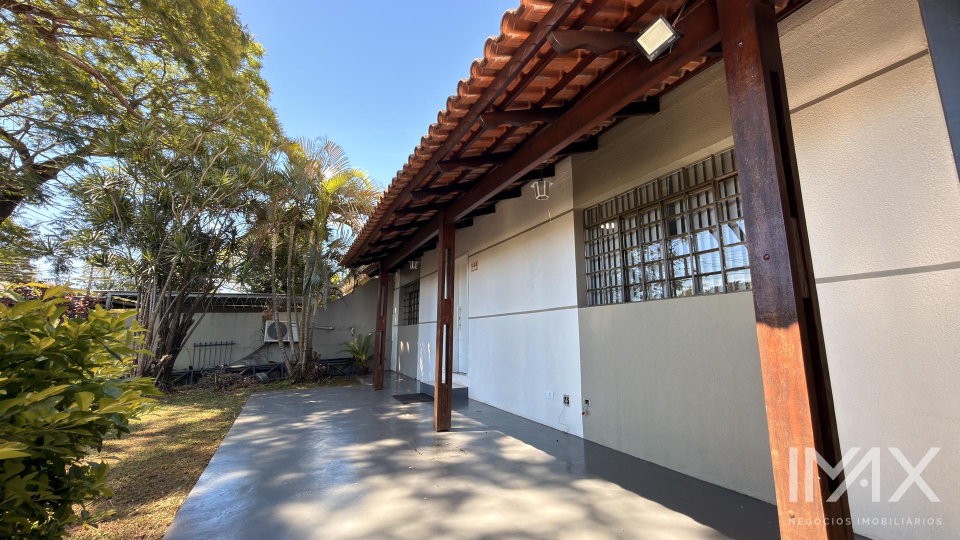 Casa à Venda na Vila A, terreno de 452m2 por R$980.000,00.