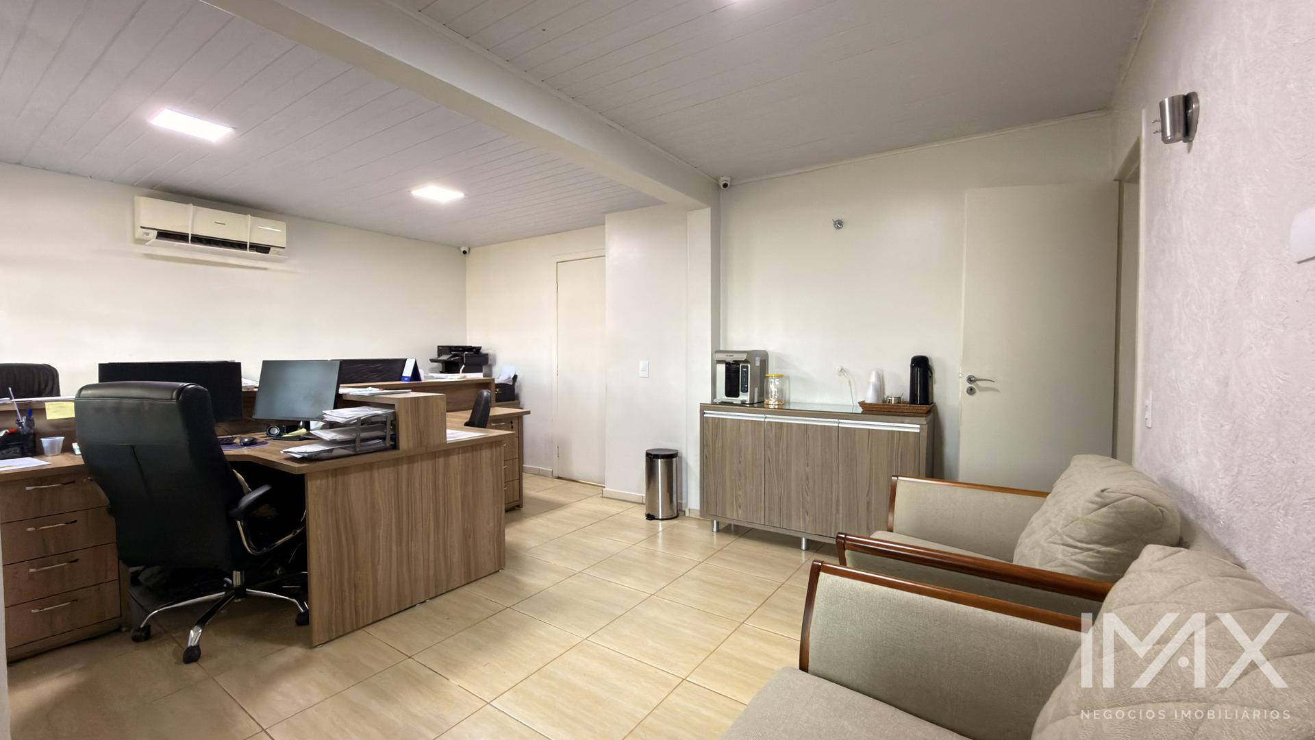 Casa à Venda na Vila A, terreno de 452m2 por R$980.000,00.