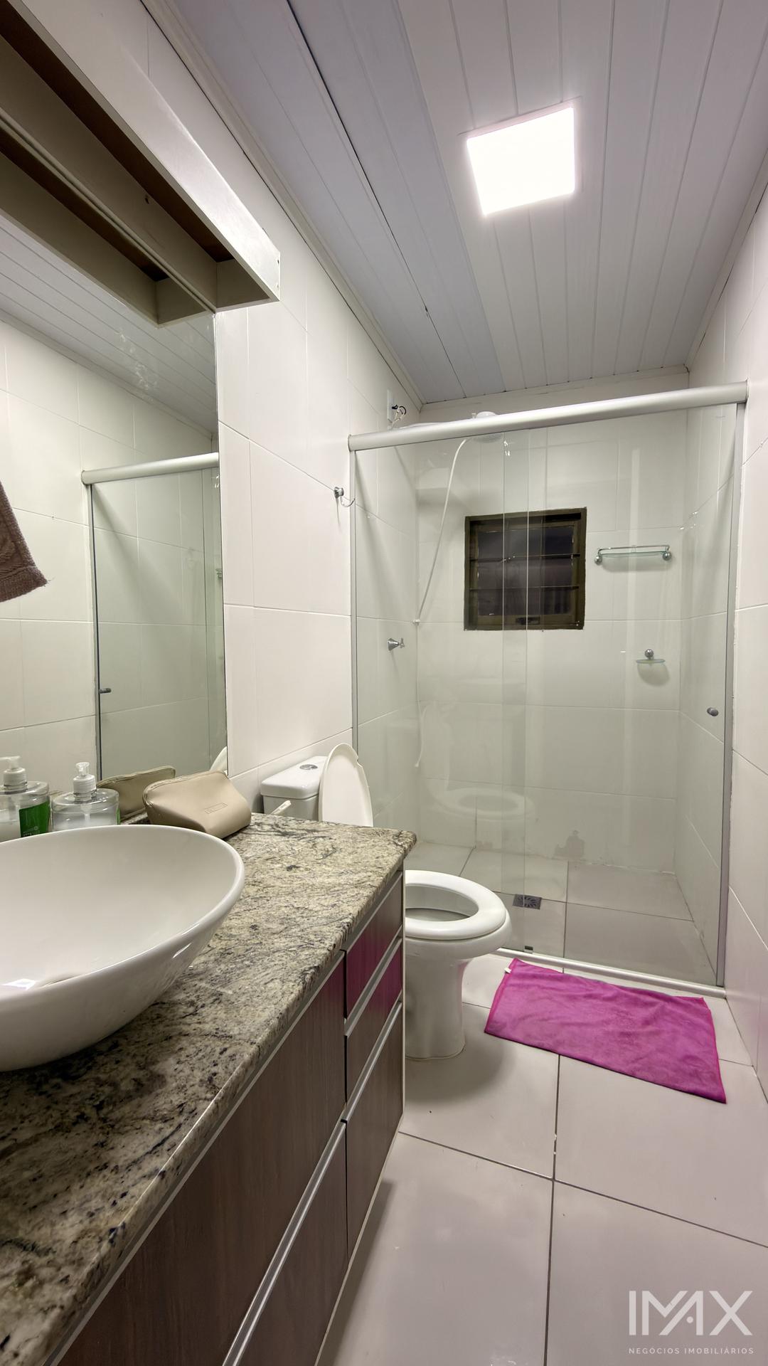 Casa à Venda na Vila A, terreno de 452m2 por R$980.000,00.