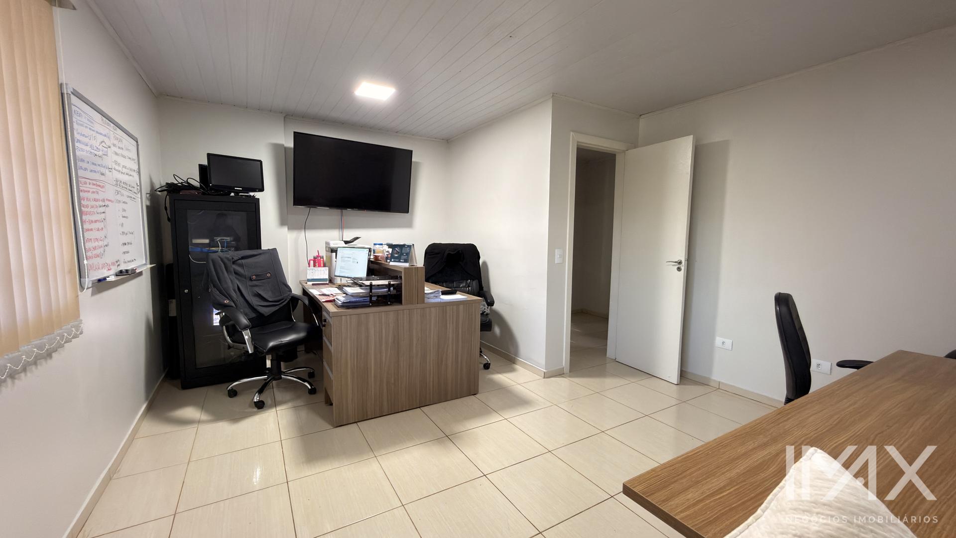Casa à Venda na Vila A, terreno de 452m2 por R$980.000,00.