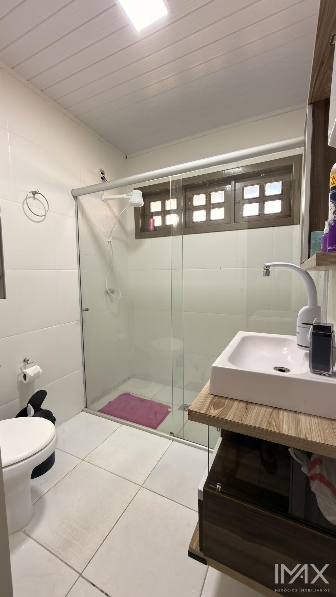 Casa à Venda na Vila A, terreno de 452m2 por R$980.000,00.