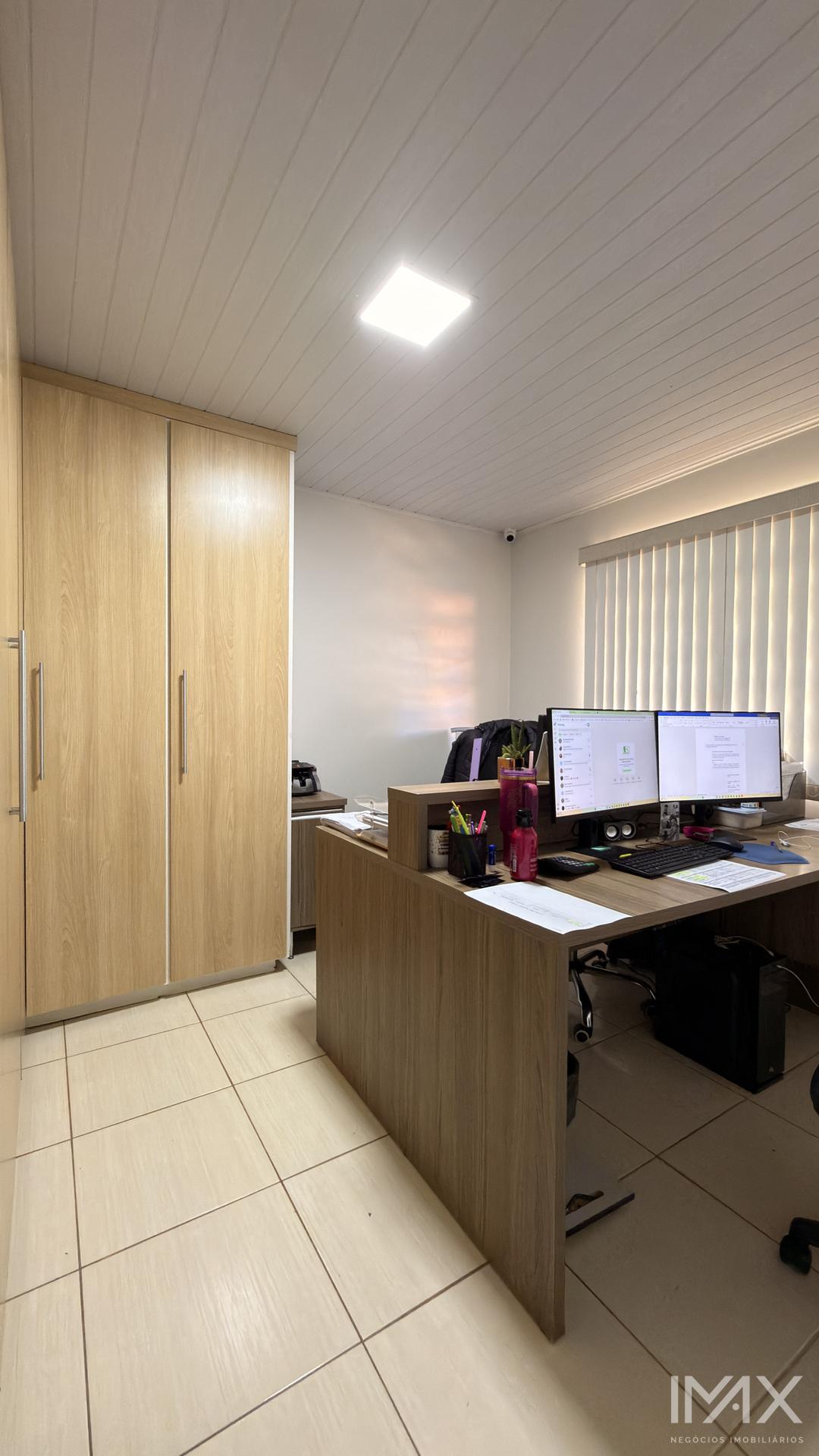 Casa à Venda na Vila A, terreno de 452m2 por R$980.000,00.