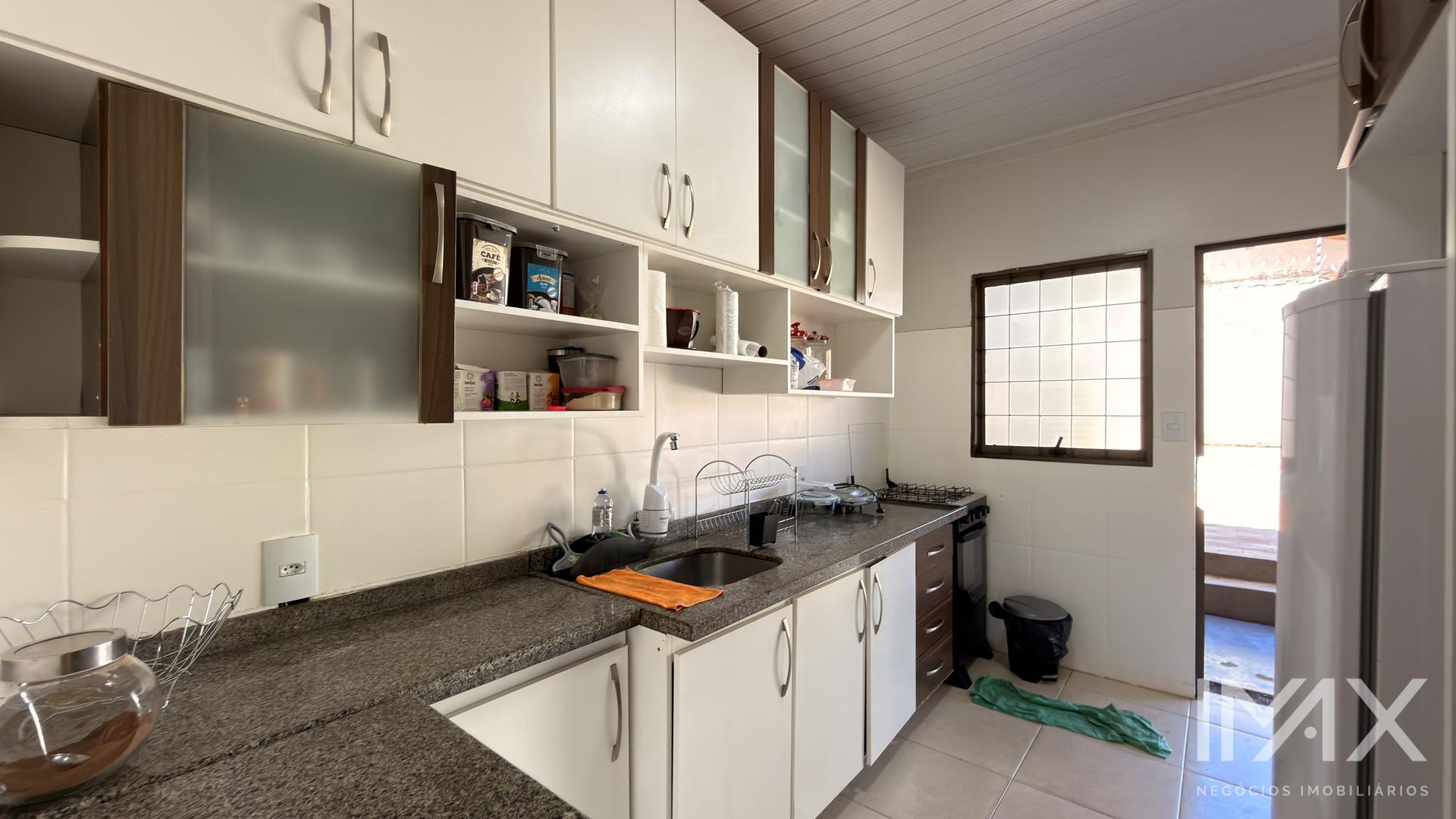 Casa à Venda na Vila A, terreno de 452m2 por R$980.000,00.