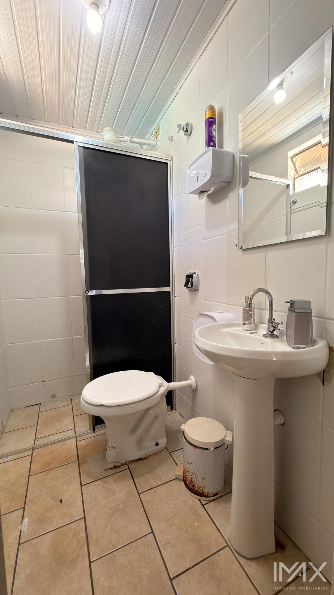 Casa à Venda na Vila A, terreno de 452m2 por R$980.000,00.
