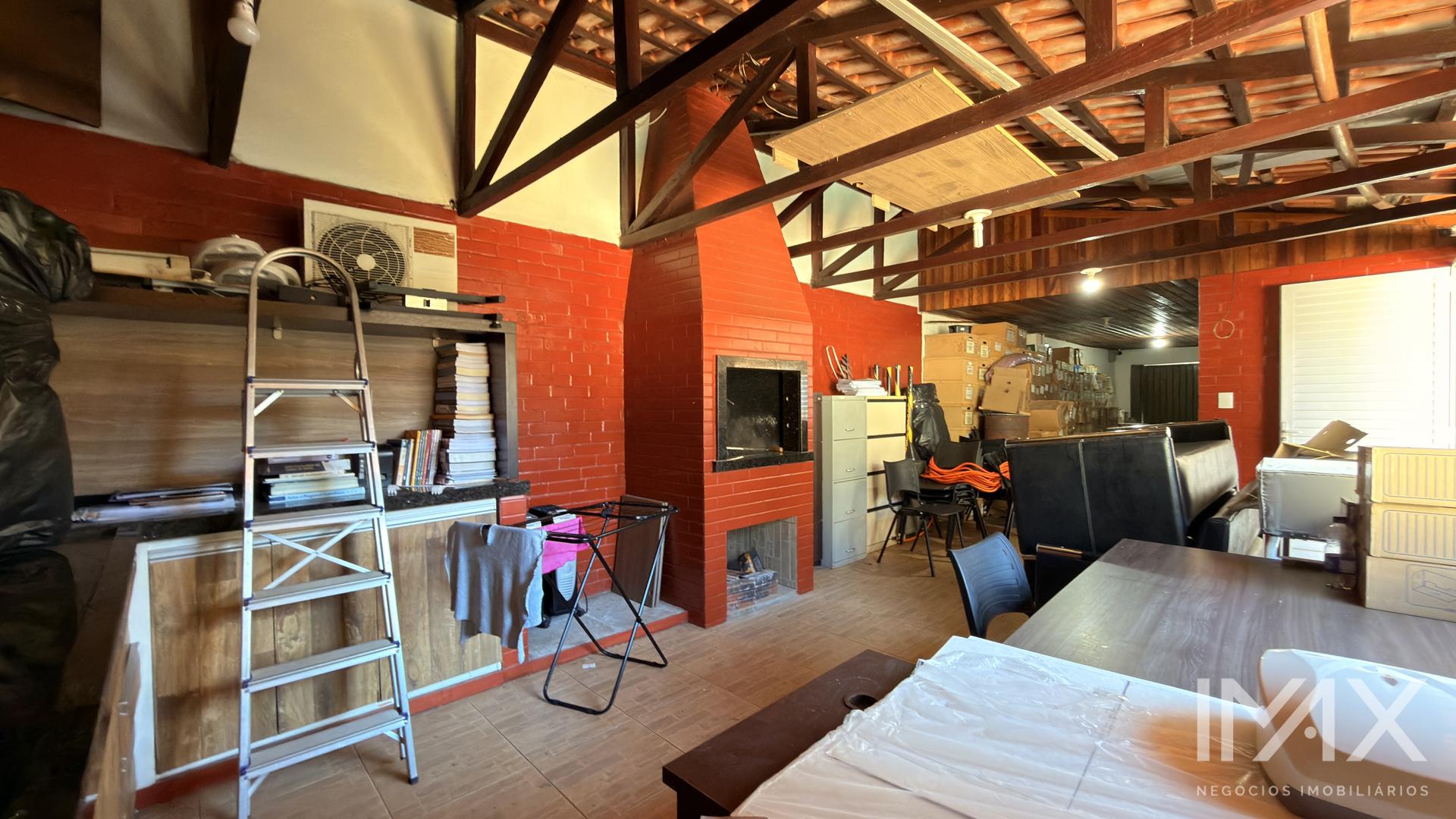 Casa à Venda na Vila A, terreno de 452m2 por R$980.000,00.