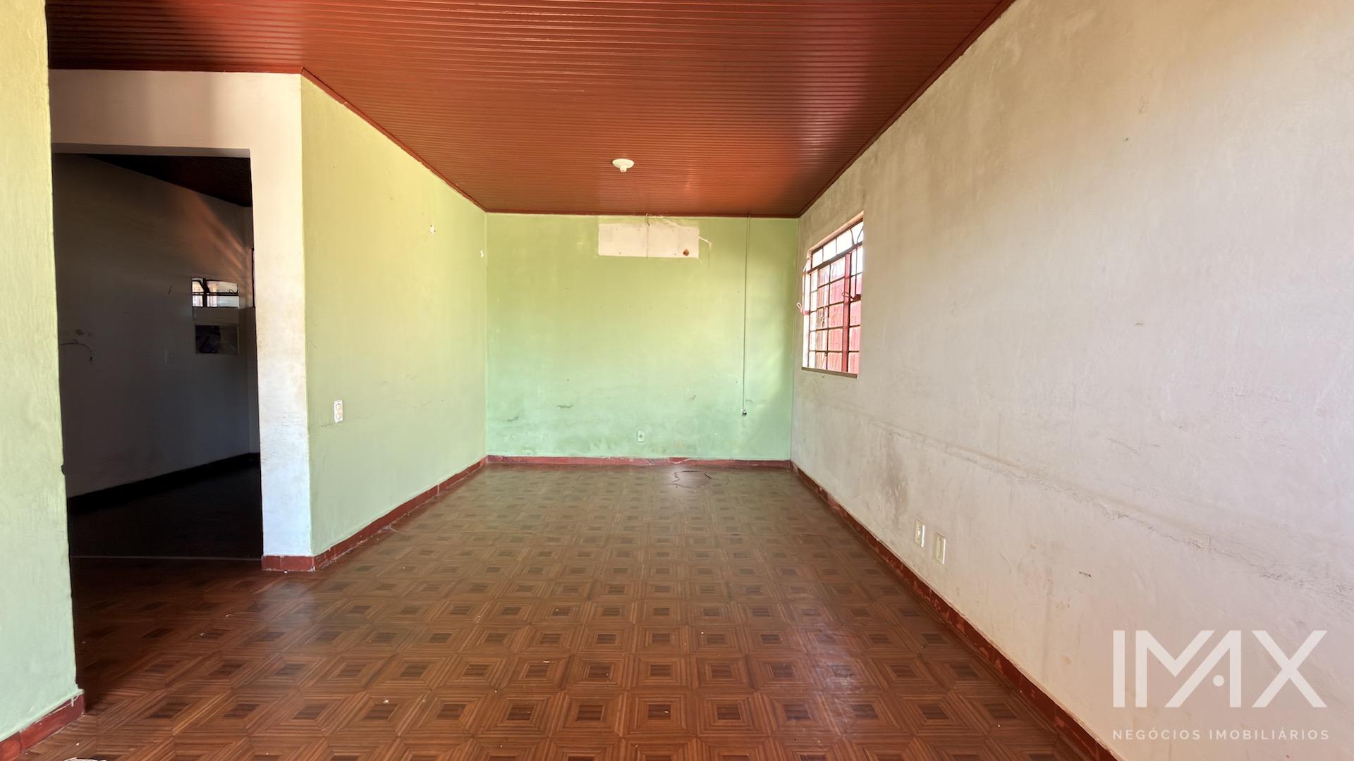Casa à Venda na Vila A, terreno de 436m2 por R$750.000,00.