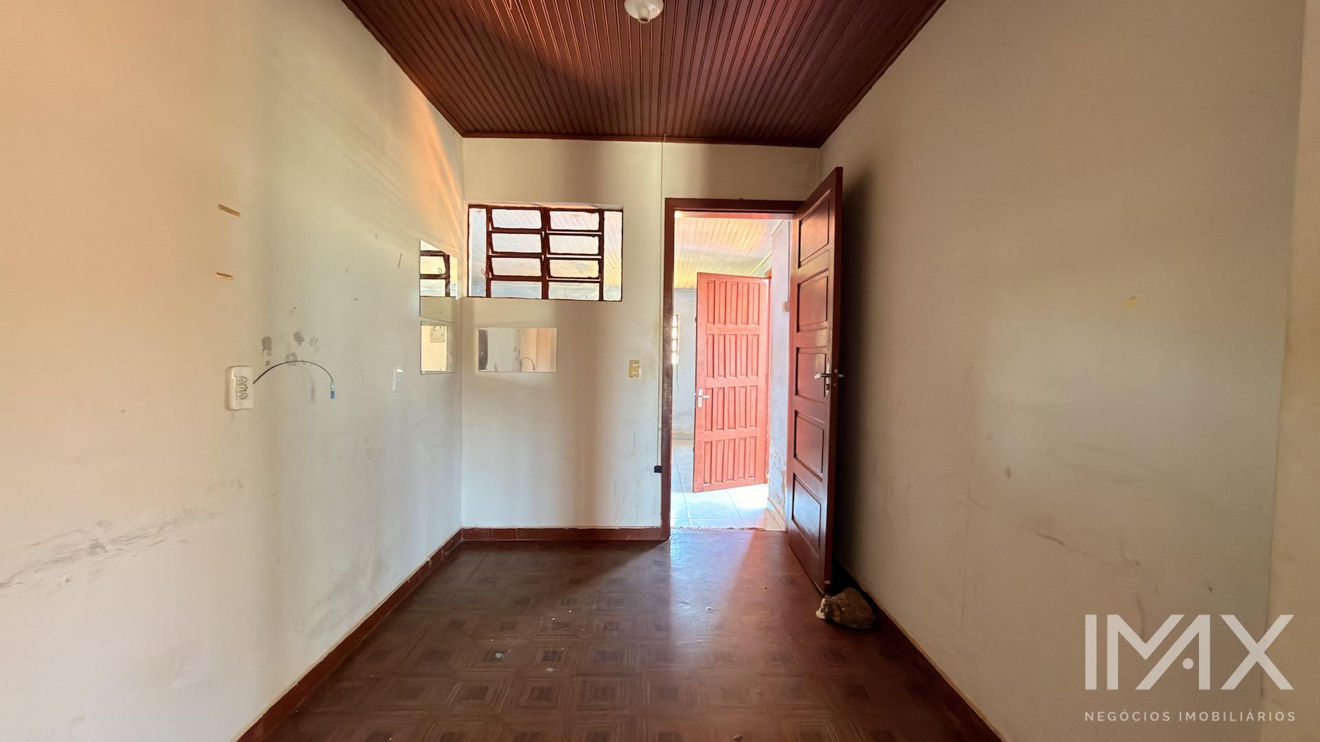 Casa à Venda na Vila A, terreno de 436m2 por R$750.000,00.