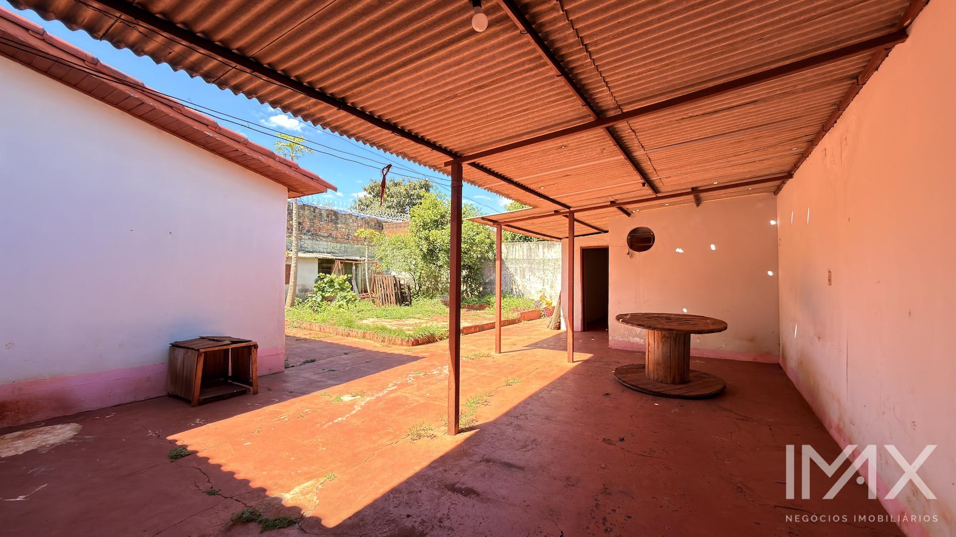 Casa à Venda na Vila A, terreno de 436m2 por R$750.000,00.