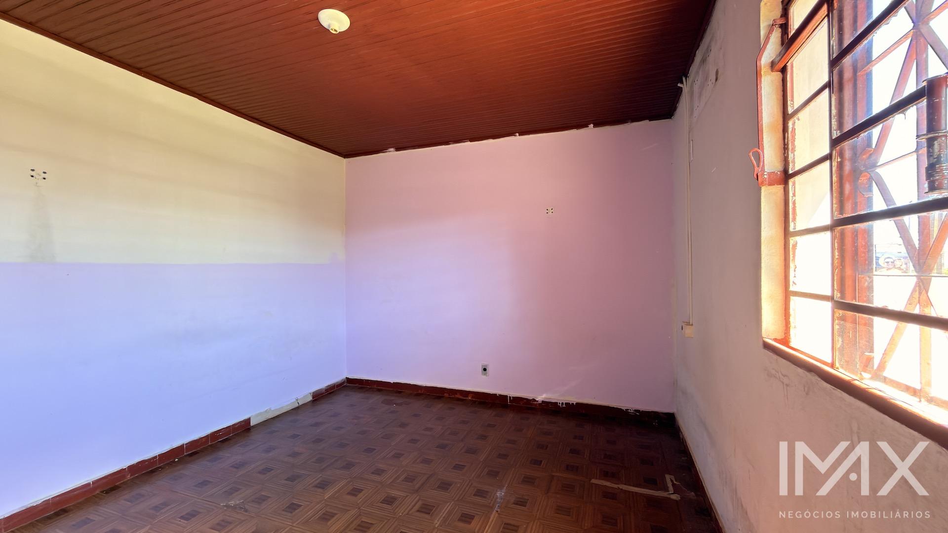 Casa à Venda na Vila A, terreno de 436m2 por R$750.000,00.