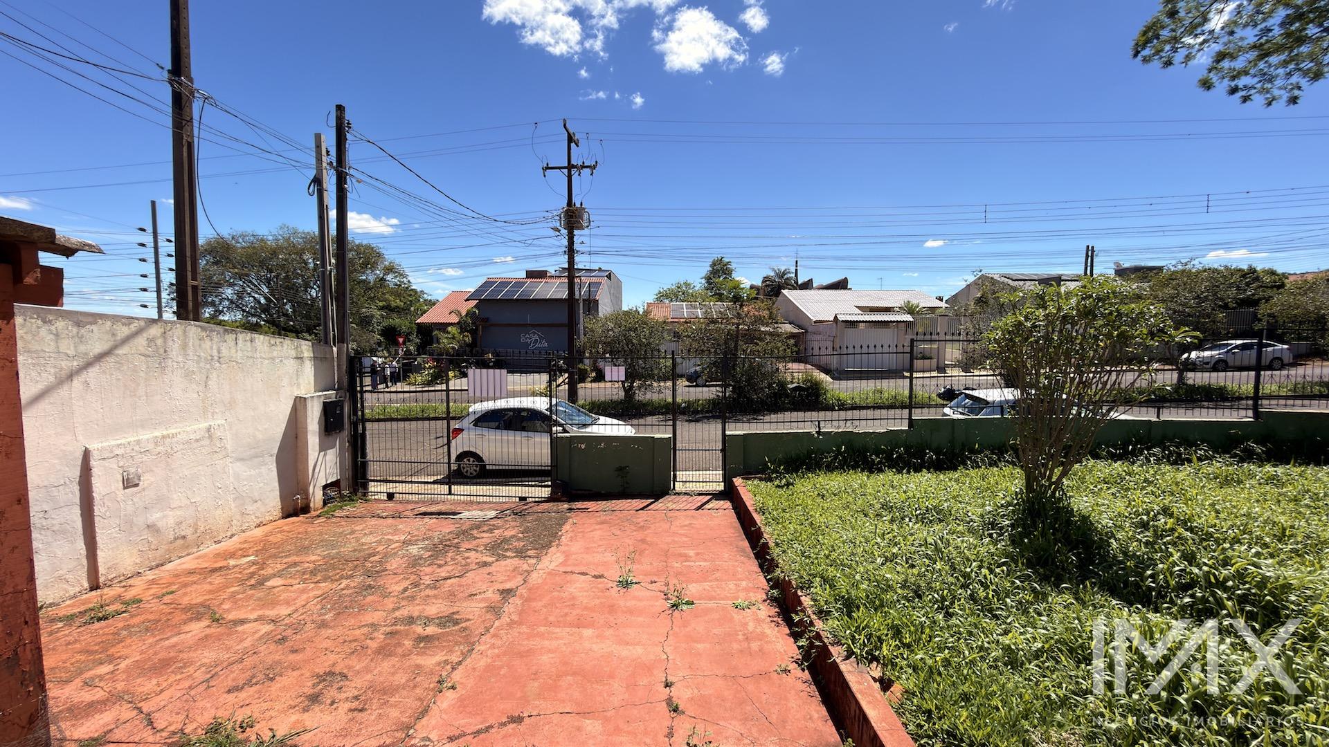 Casa à Venda na Vila A, terreno de 436m2 por R$750.000,00.