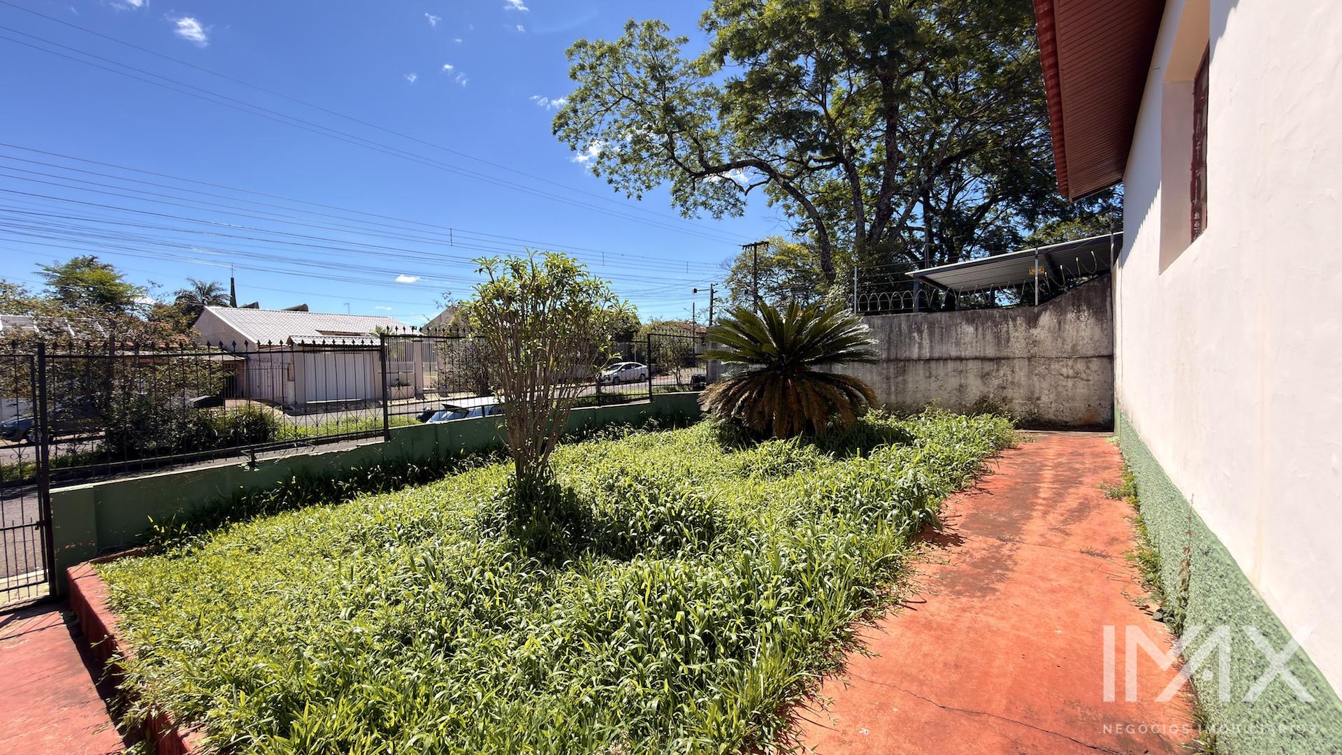 Casa à Venda na Vila A, terreno de 436m2 por R$750.000,00.