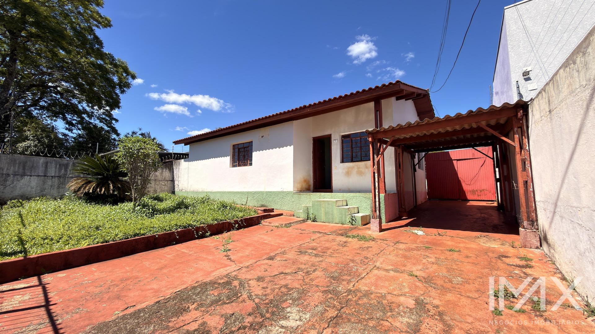Casa à Venda na Vila A, terreno de 436m2 por R$750.000,00.
