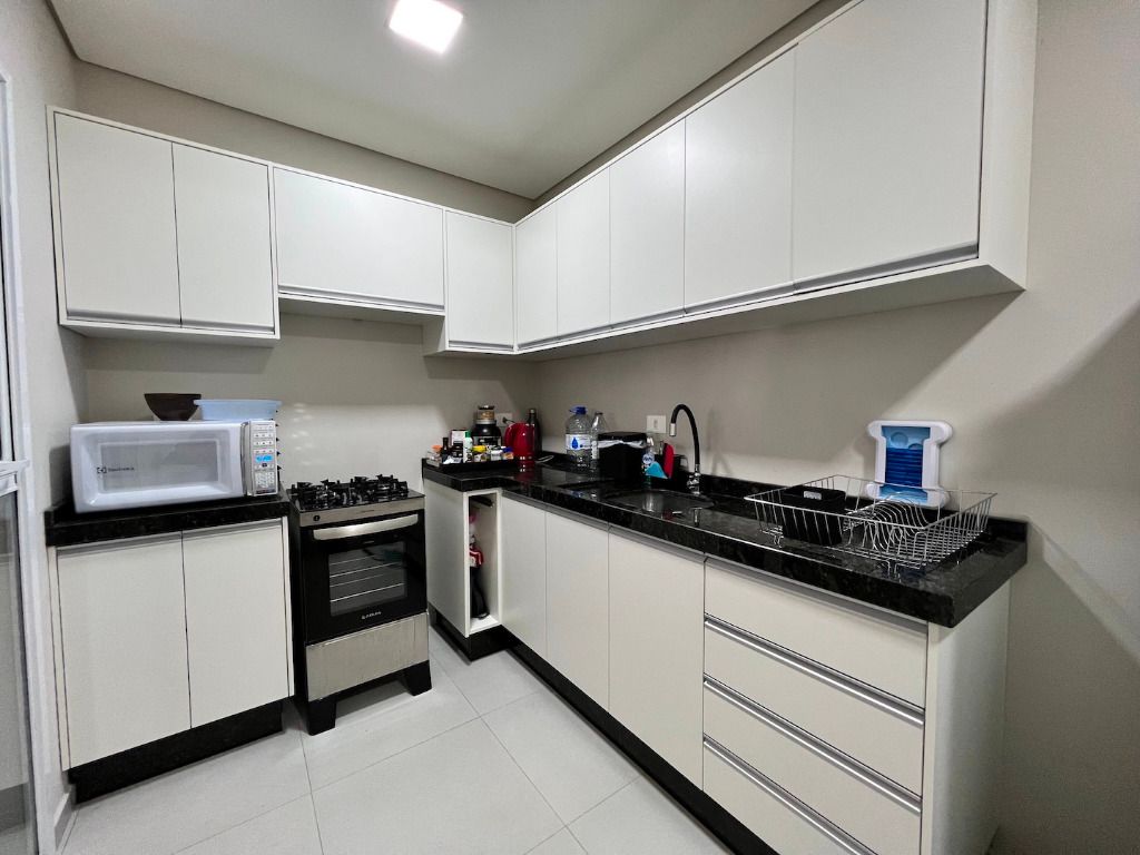 Apartamento disponível para Venda no Ed. Omoiru, 101m2 por R$790.000,00.