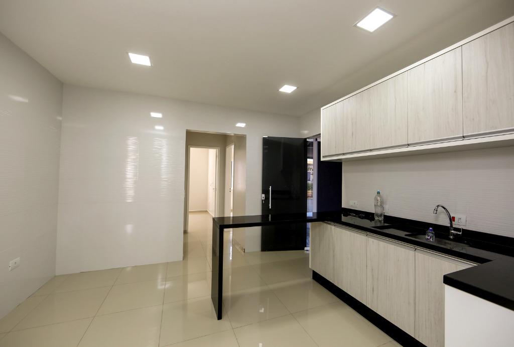 Casa disponível para Locação na Vila Itajubá, 120 m  por R  2.700,00 mês.